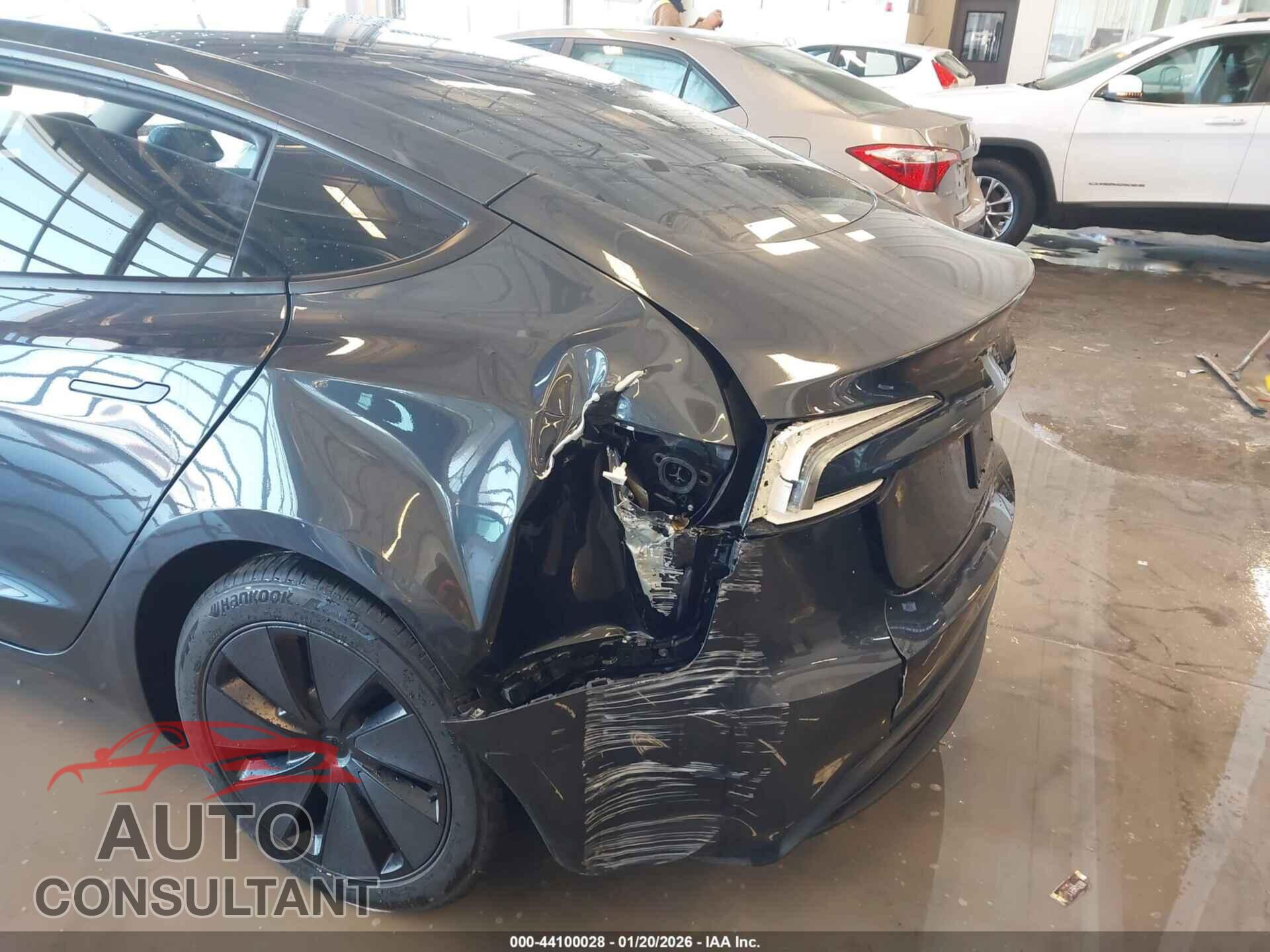 TESLA MODEL 3 2024 - 5YJ3E1EA4RF734807