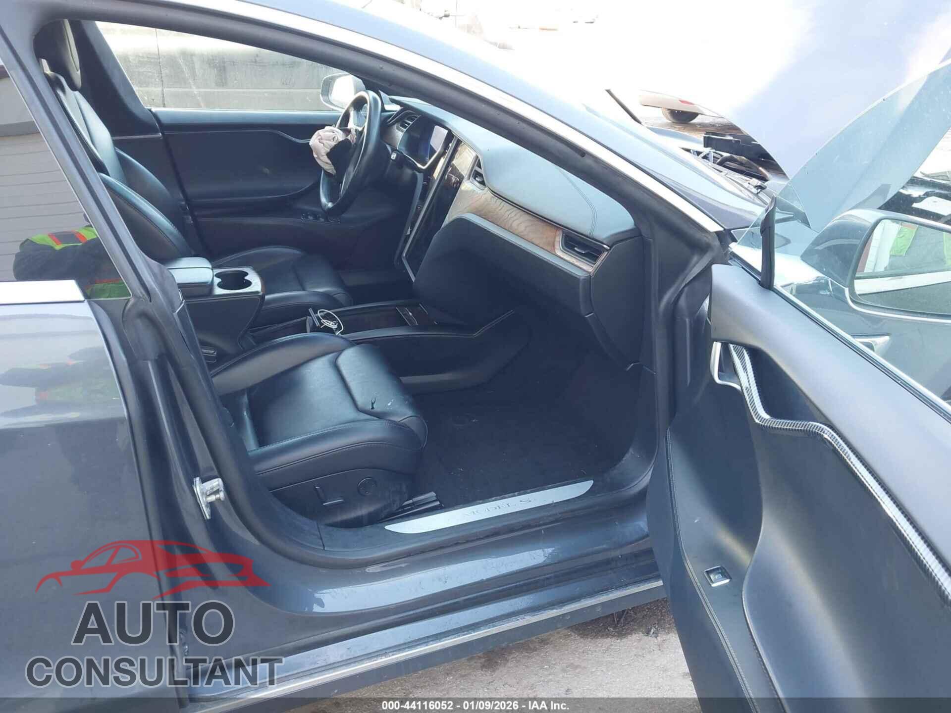 TESLA MODEL S 2018 - 5YJSA1E28JF295017
