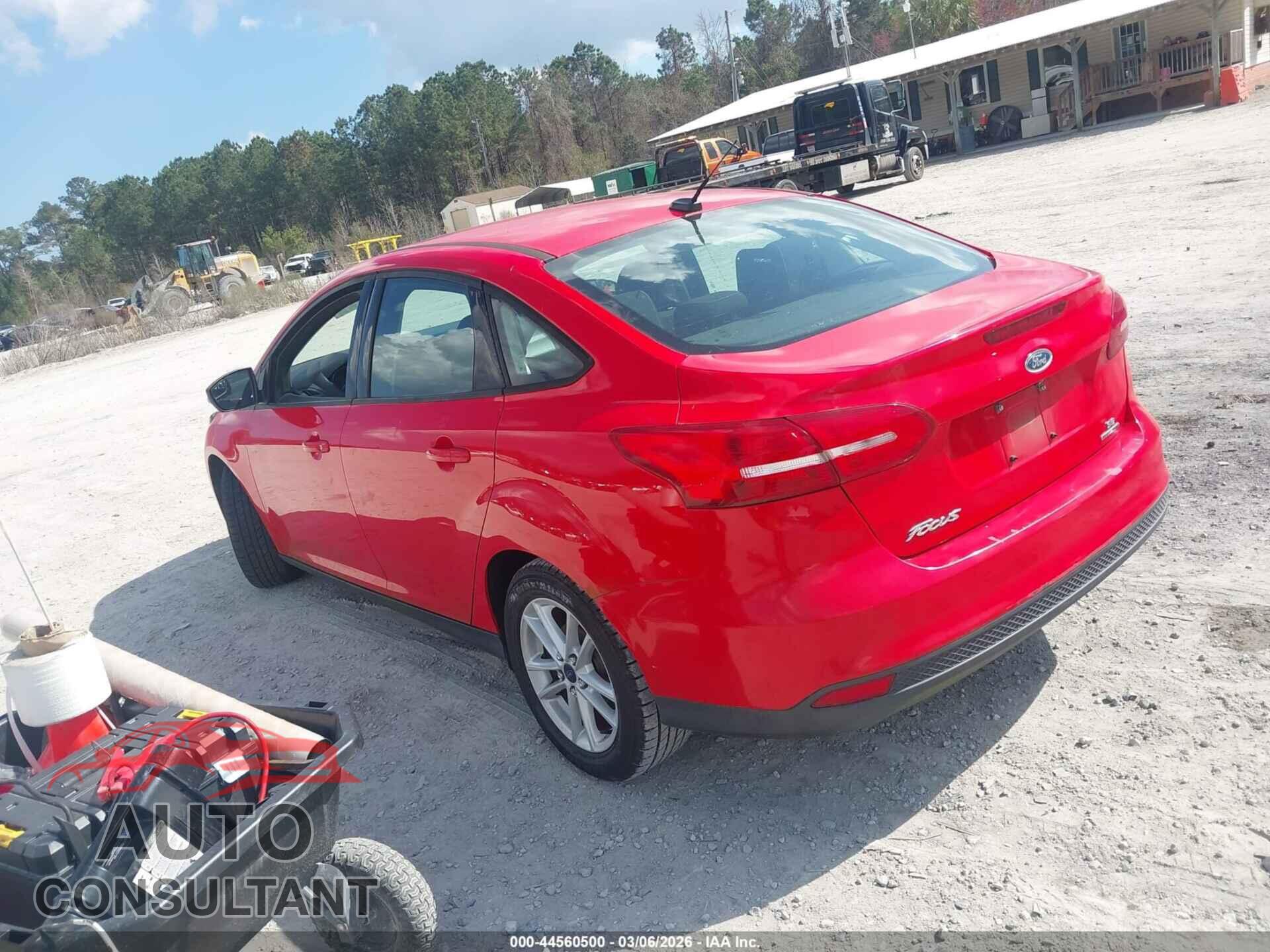 FORD FOCUS 2015 - 1FADP3F29FL329381