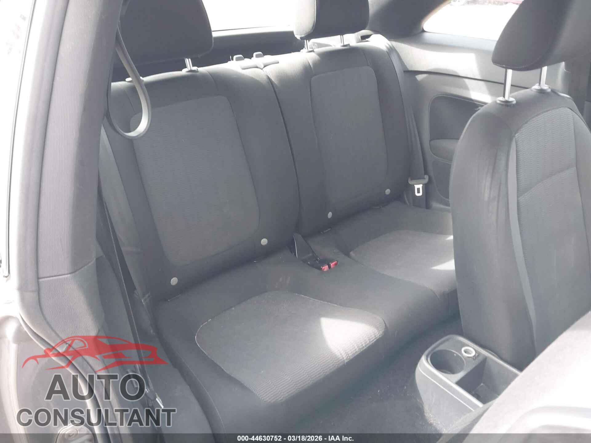 VOLKSWAGEN BEETLE 2012 - 3VWFP7AT4CM644705
