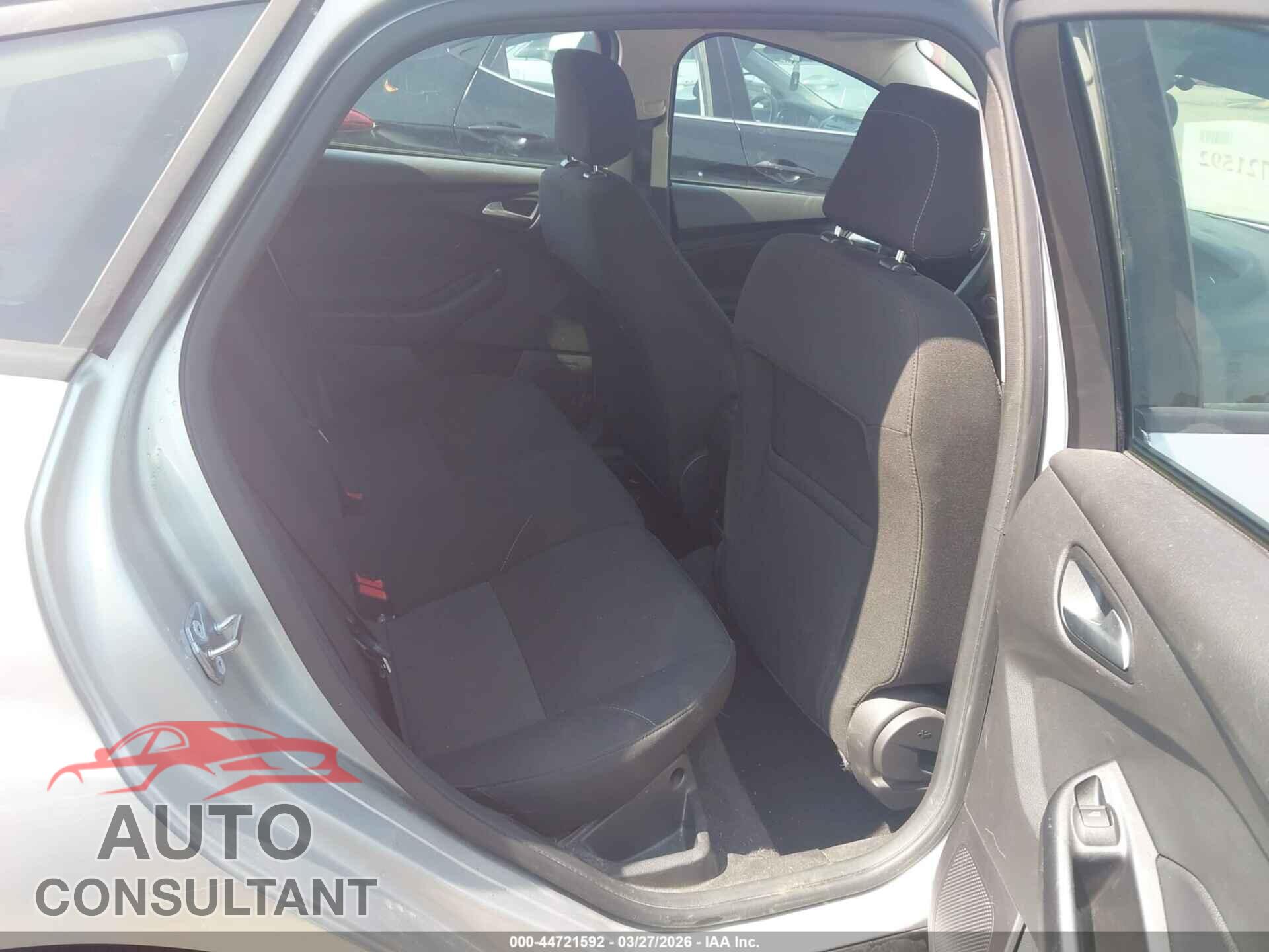 FORD FOCUS 2018 - 1FADP3K21JL201232