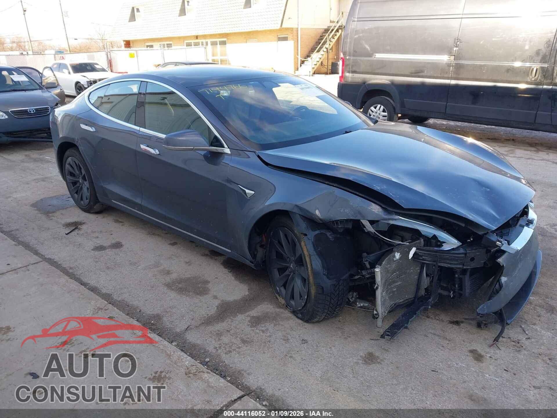 TESLA MODEL S 2018 - 5YJSA1E28JF295017