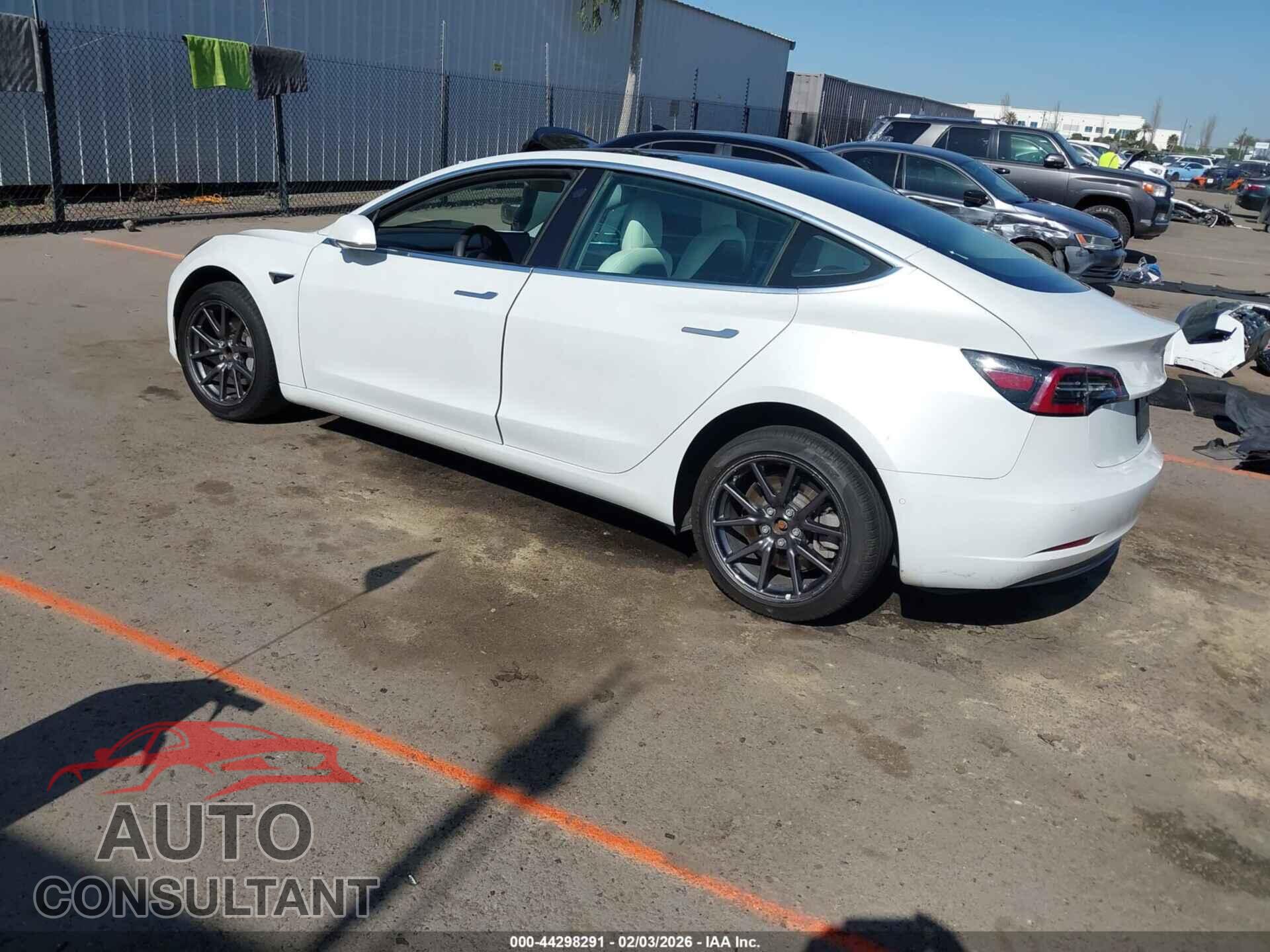 TESLA MODEL 3 2020 - 5YJ3E1EA5LF741109