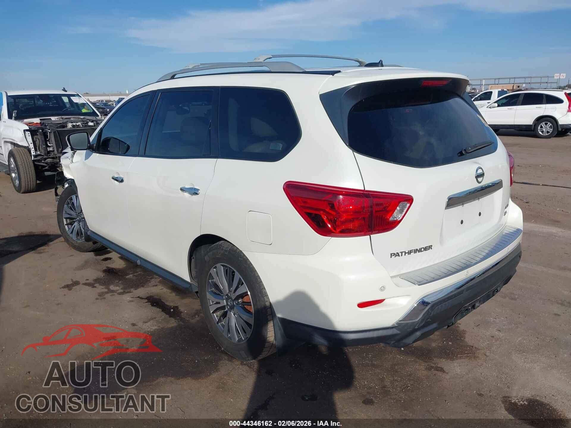 NISSAN PATHFINDER 2017 - 5N1DR2MM3HC617835