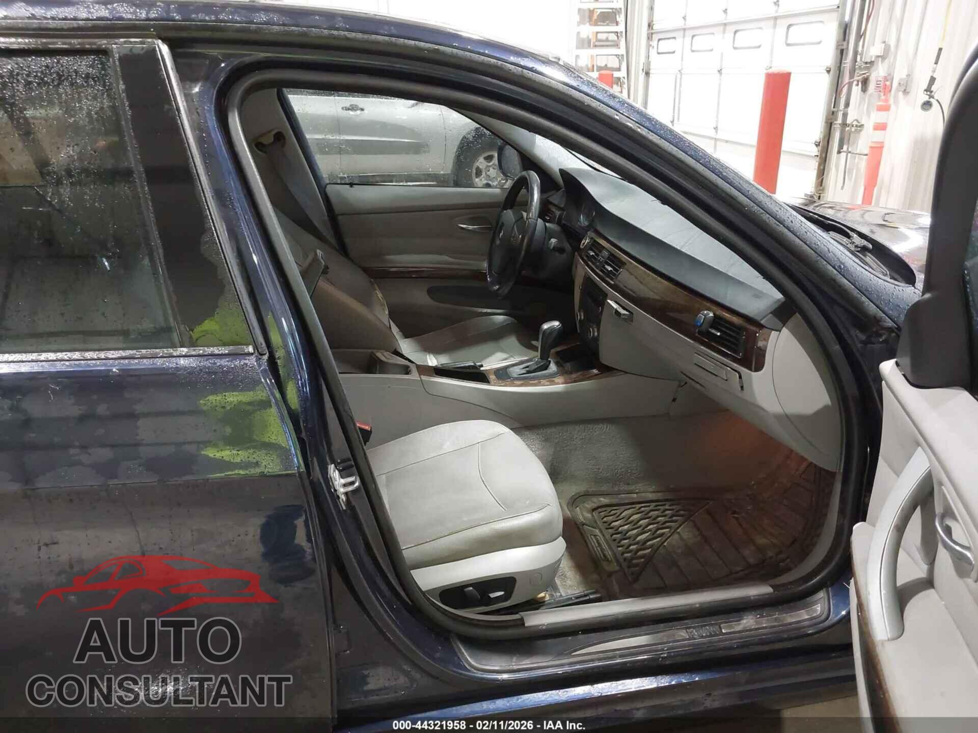 BMW 328I 2010 - WBAPH7G52ANM49084