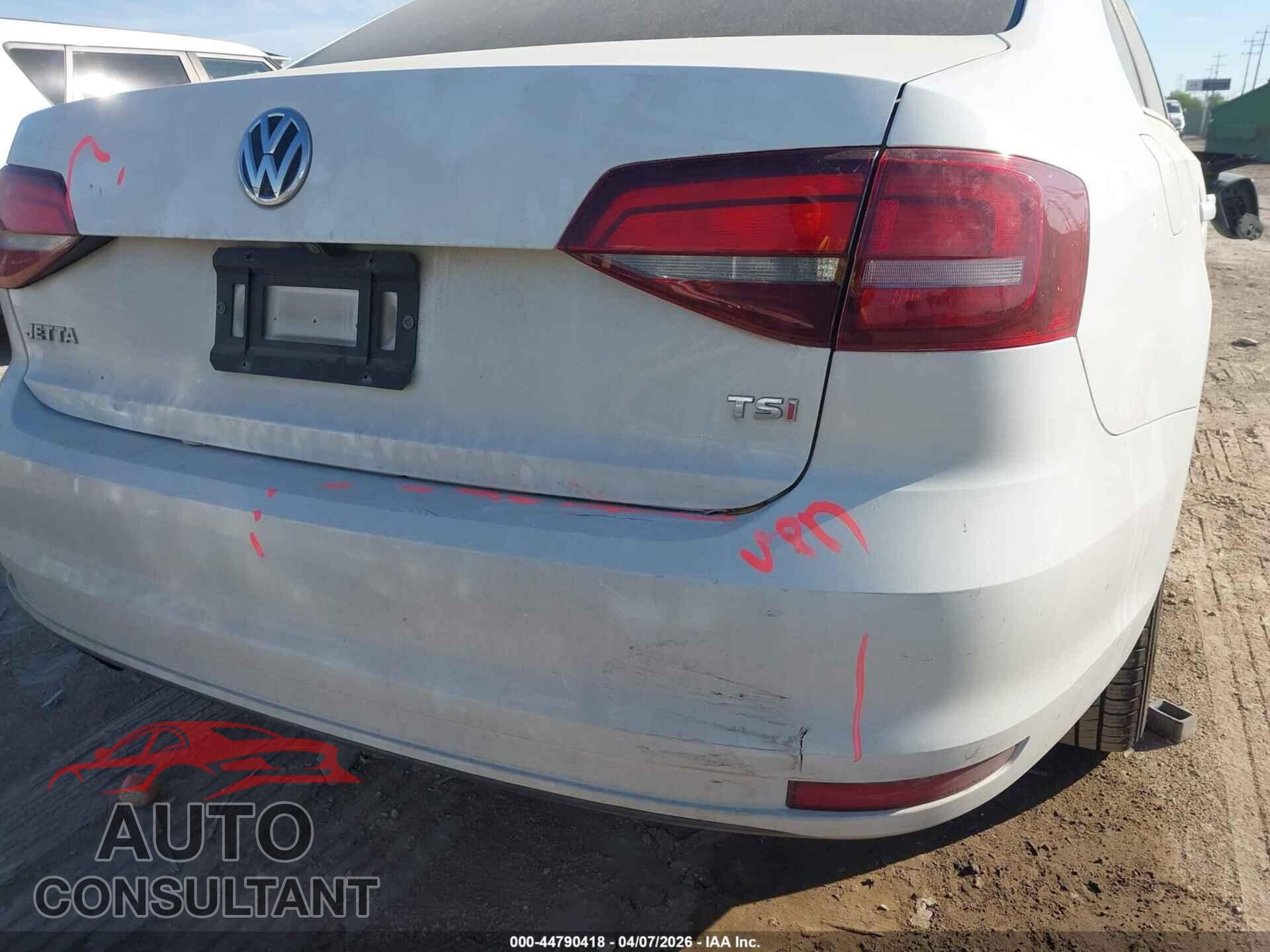 VOLKSWAGEN JETTA 2017 - 3VW2B7AJ8HM228899