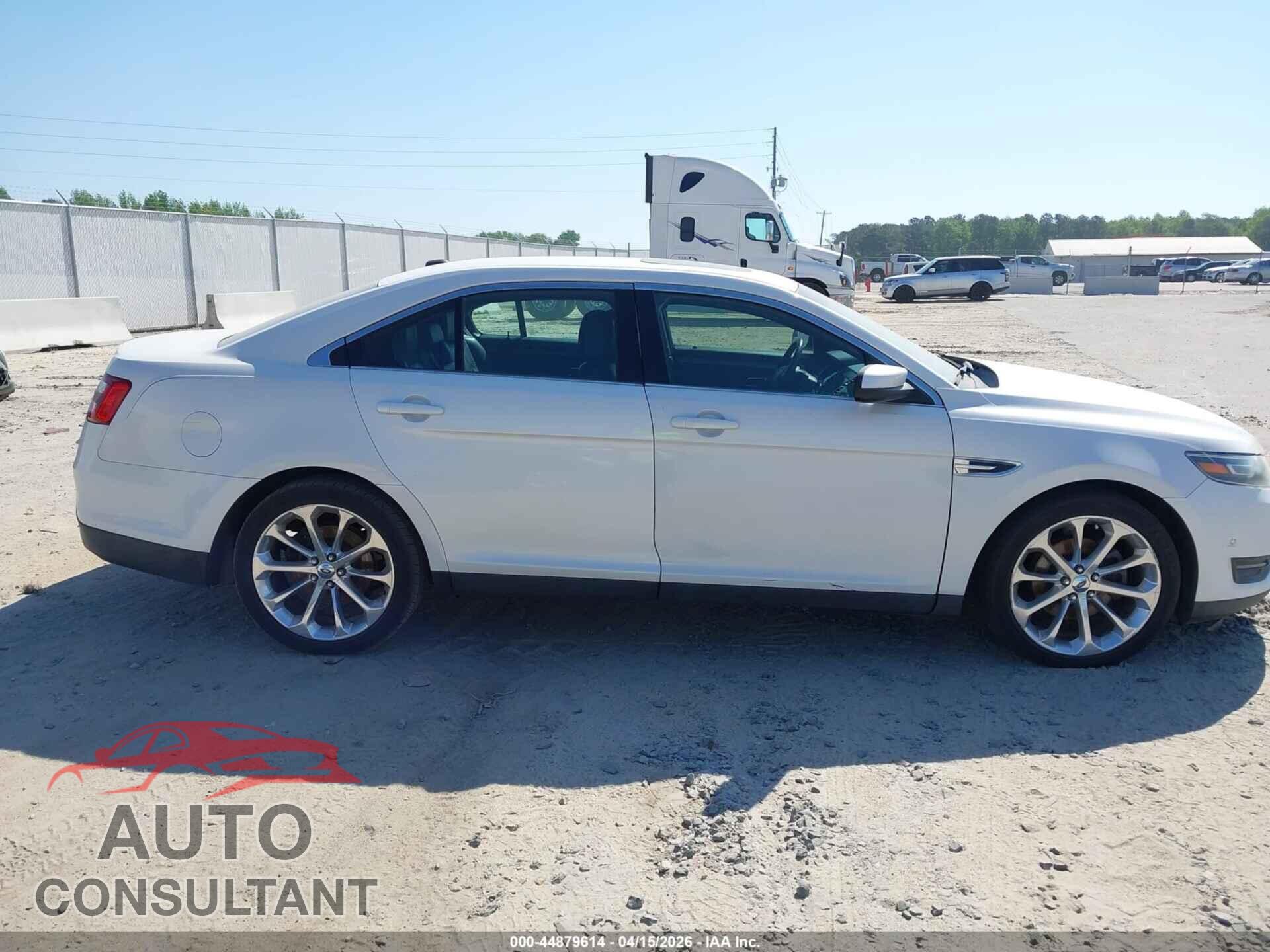 FORD TAURUS 2015 - 1FAHP2E89FG147898