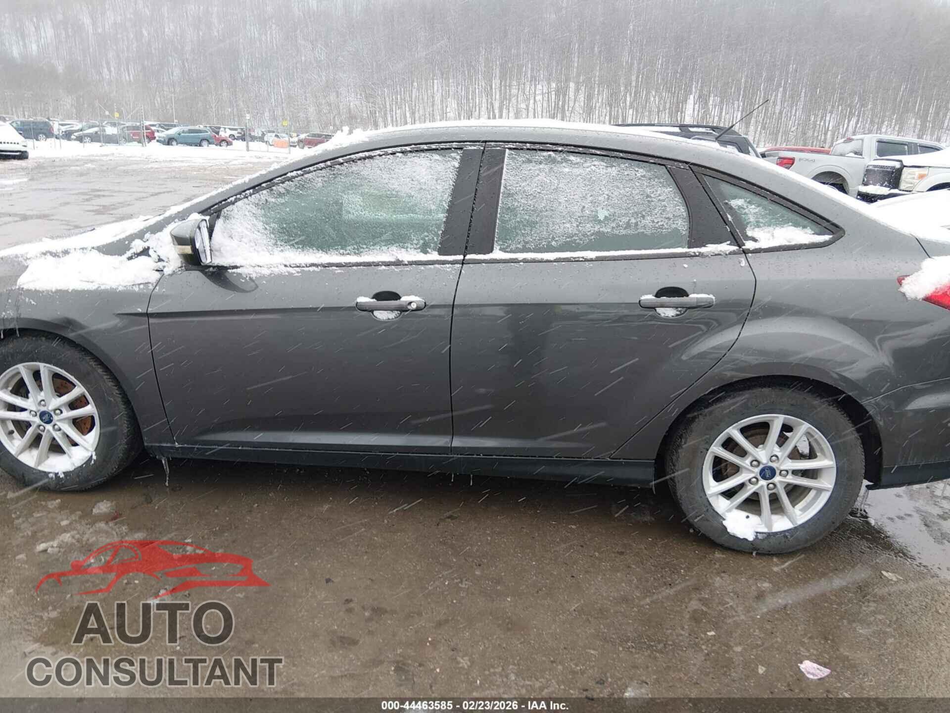 FORD FOCUS 2017 - 1FADP3F21HL335730