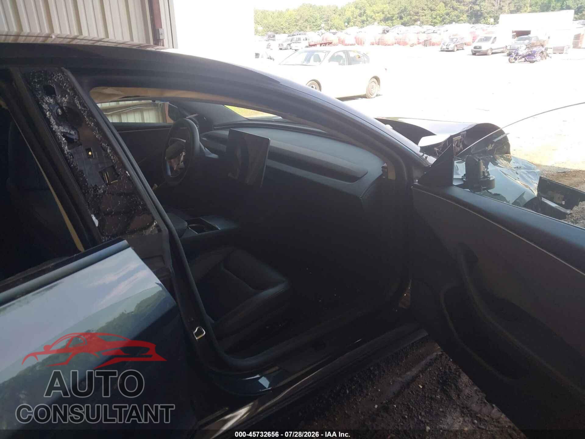 TESLA MODEL 3 2024 - 5YJ3E1EA9RF856417