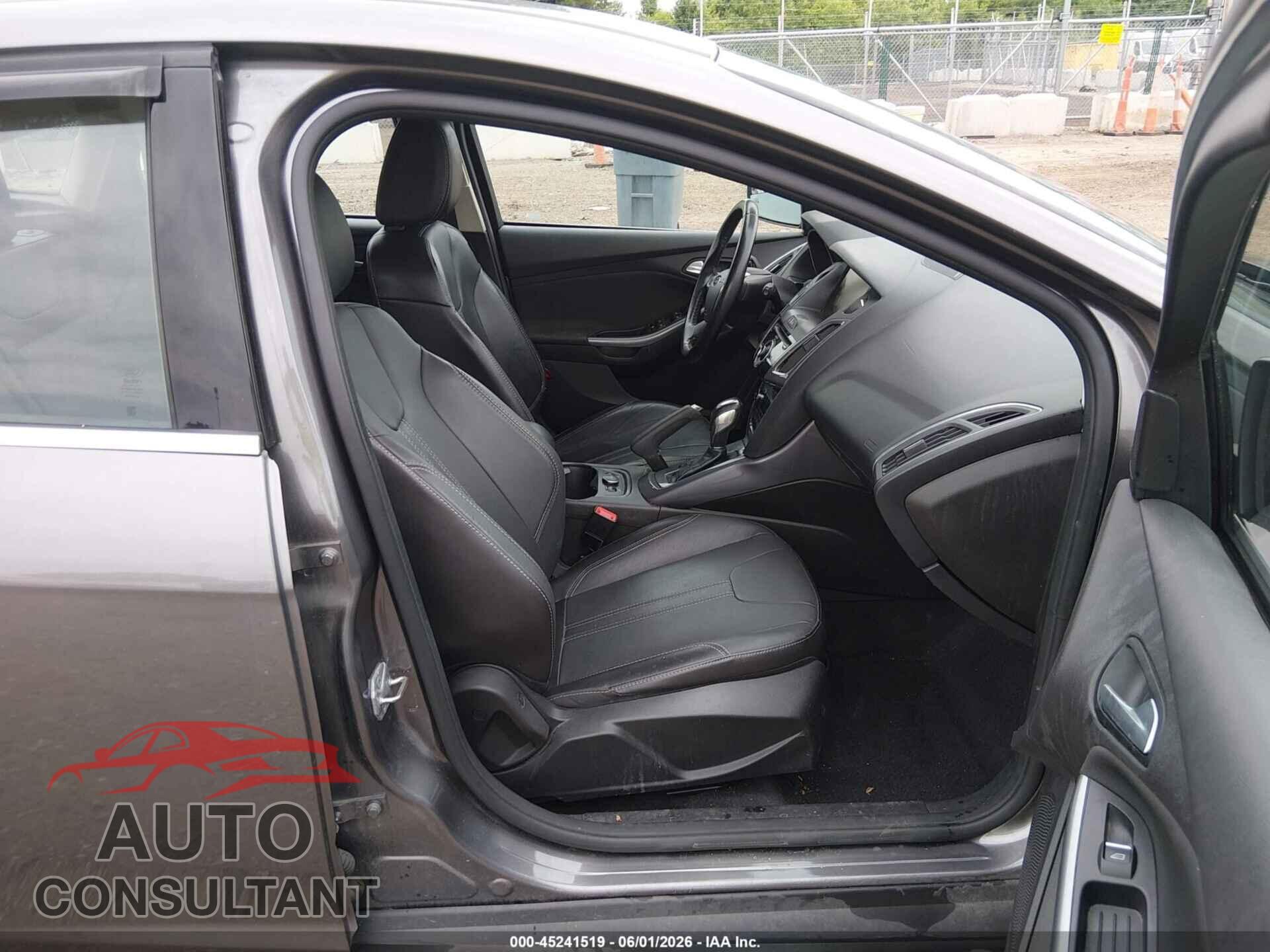 FORD FOCUS 2014 - 1FADP3N25EL275352