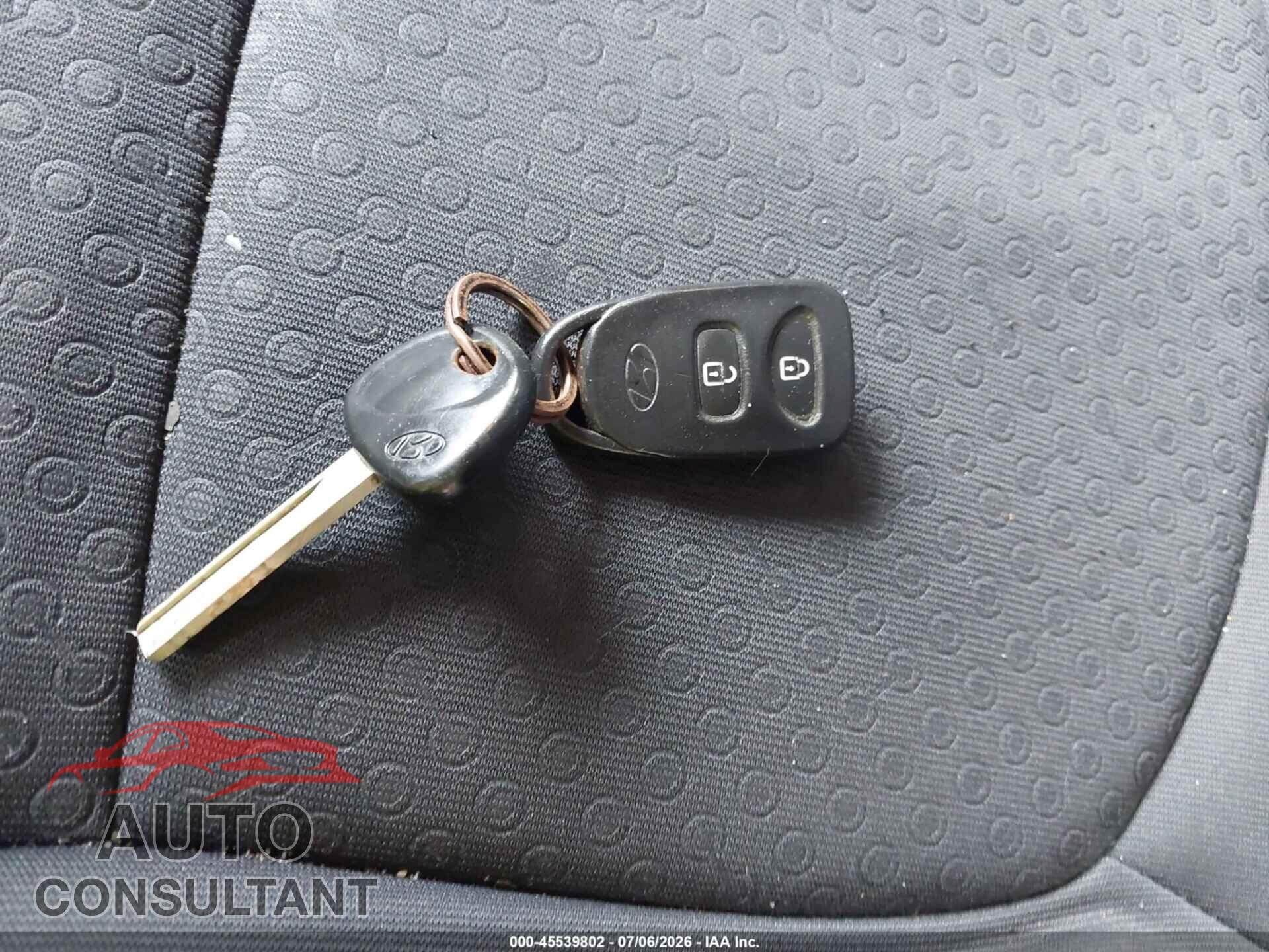HYUNDAI ACCENT 2013 - KMHCU5AEXDU100643