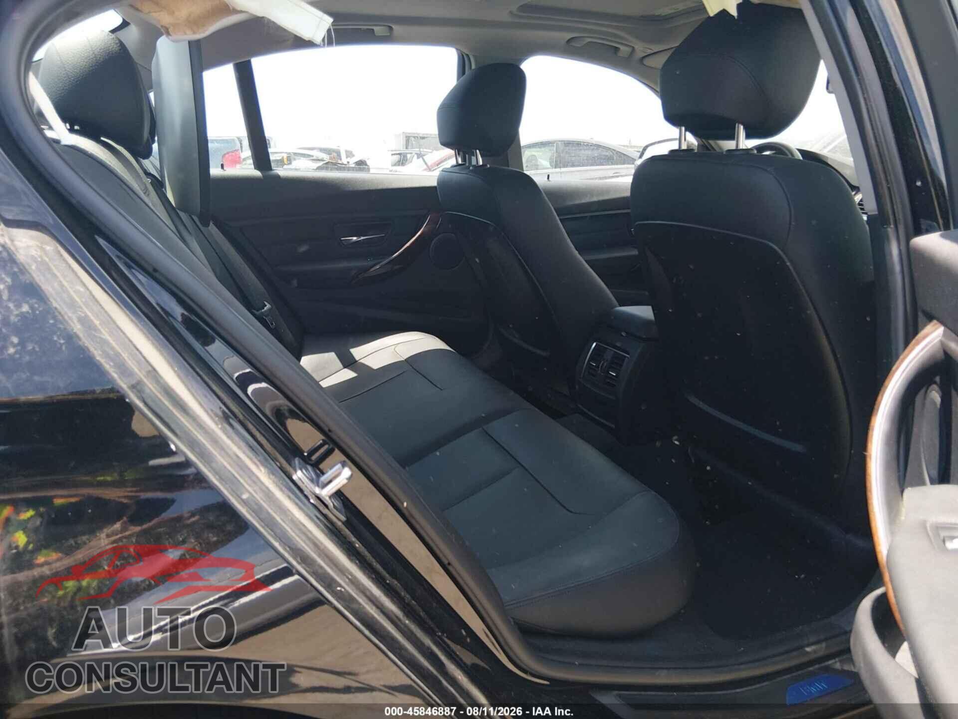 BMW 320I 2016 - WBA8E1G59GNU10513
