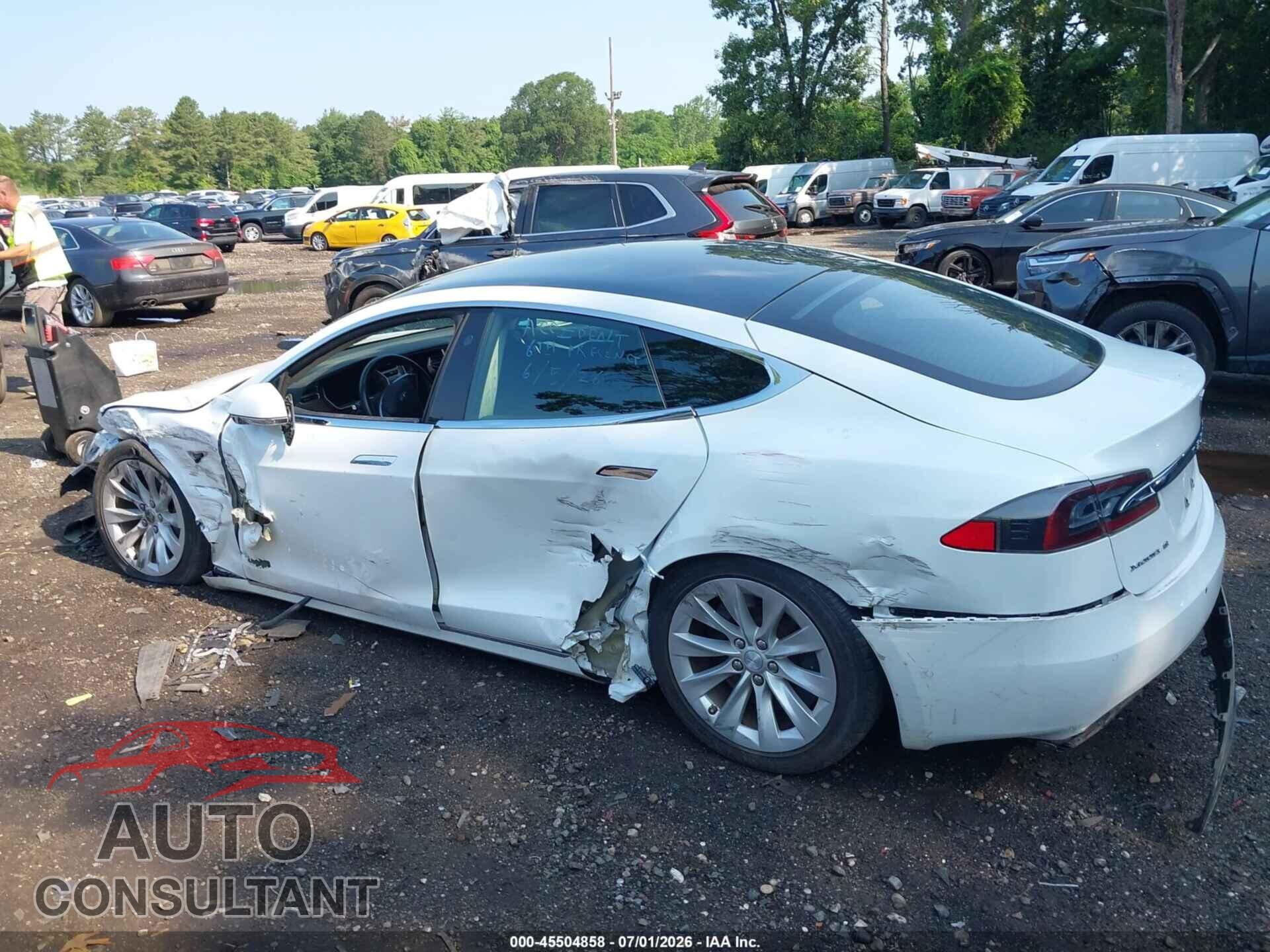 TESLA MODEL S 2017 - 5YJSA1E22HF215608