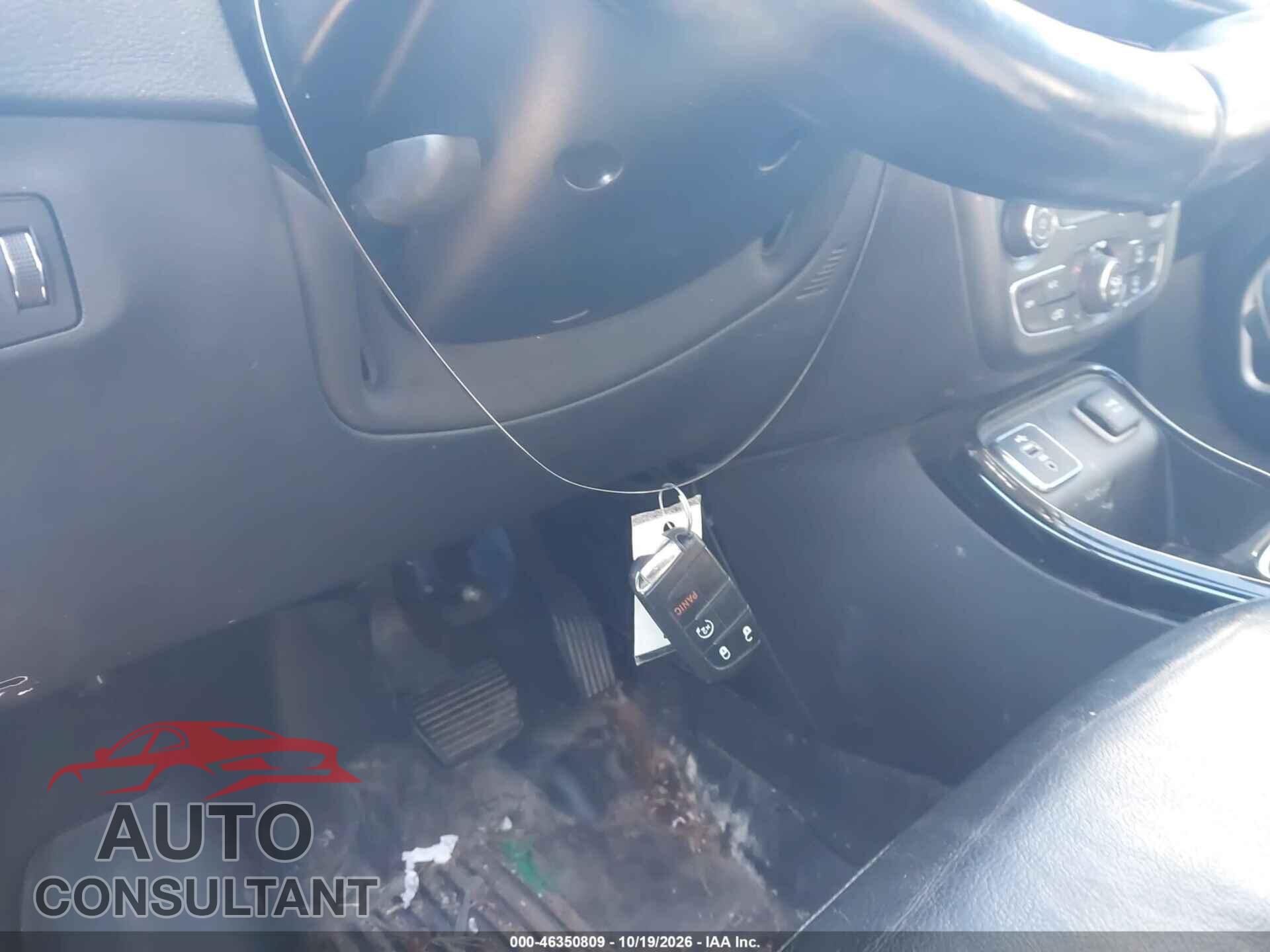 JEEP COMPASS 2018 - 3C4NJCCB3JT368341
