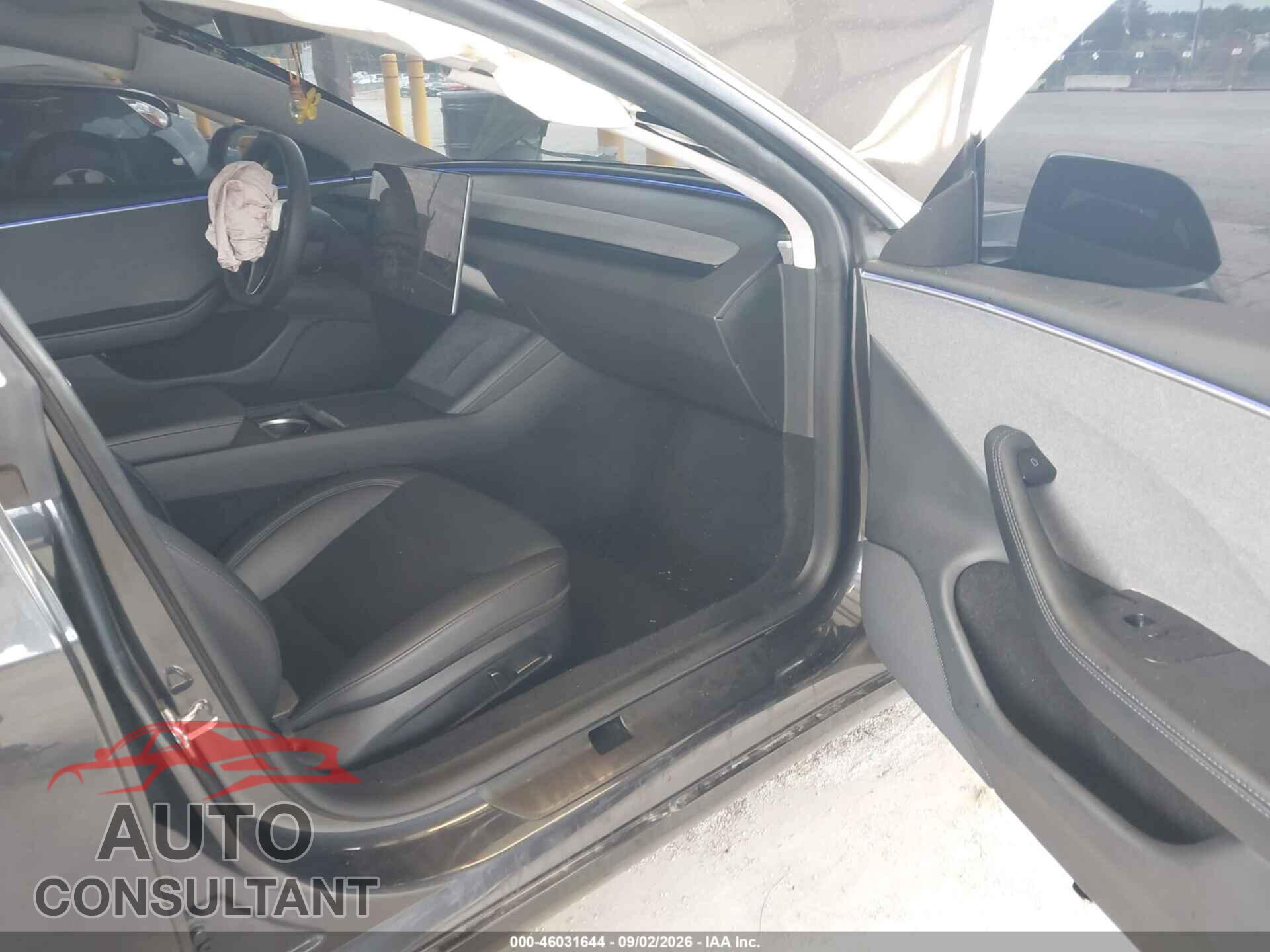 TESLA MODEL 3 2024 - 5YJ3E1EA8RF736835