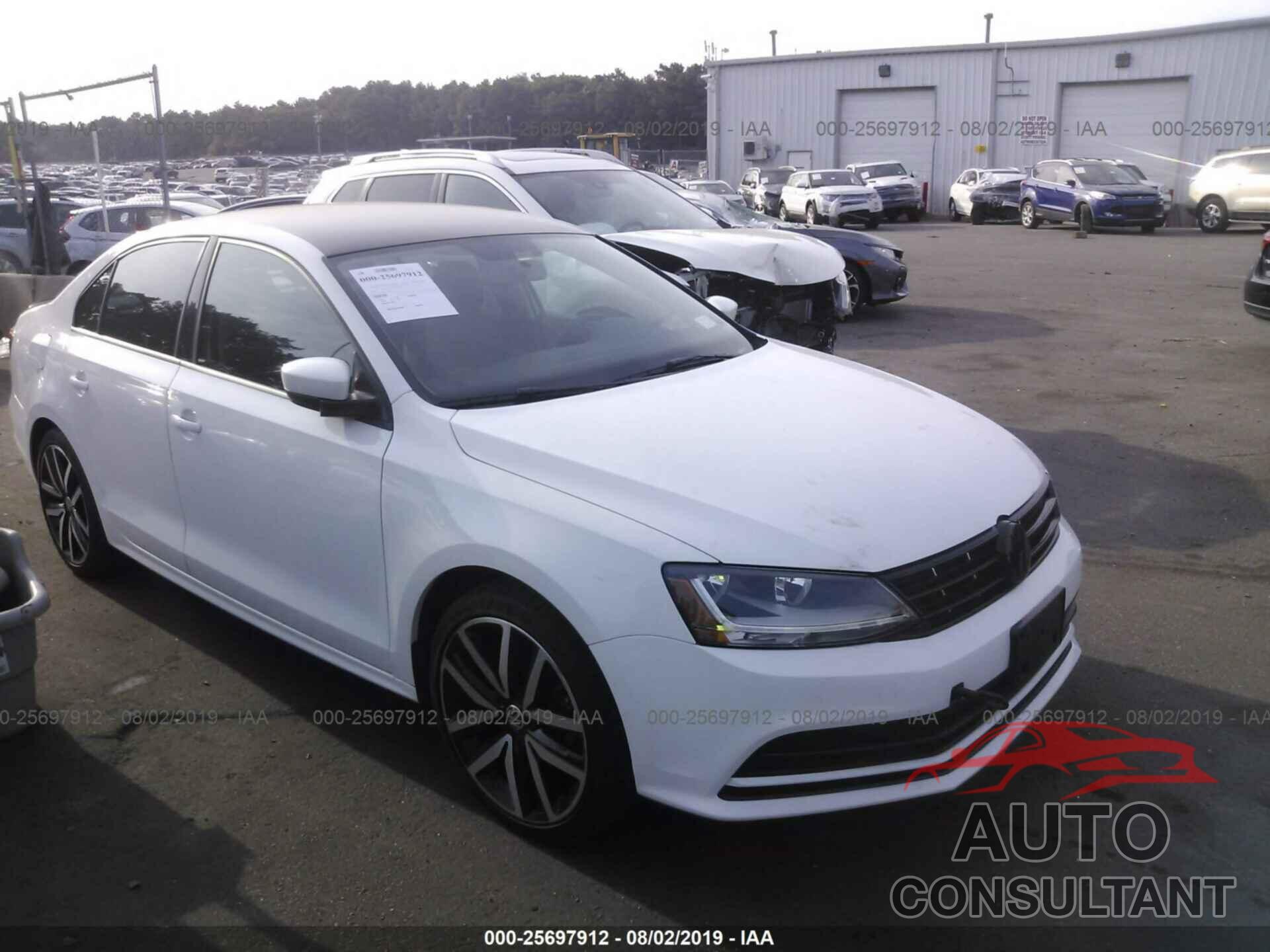 VOLKSWAGEN JETTA 2018 - 3VW2B7AJ7JM209525