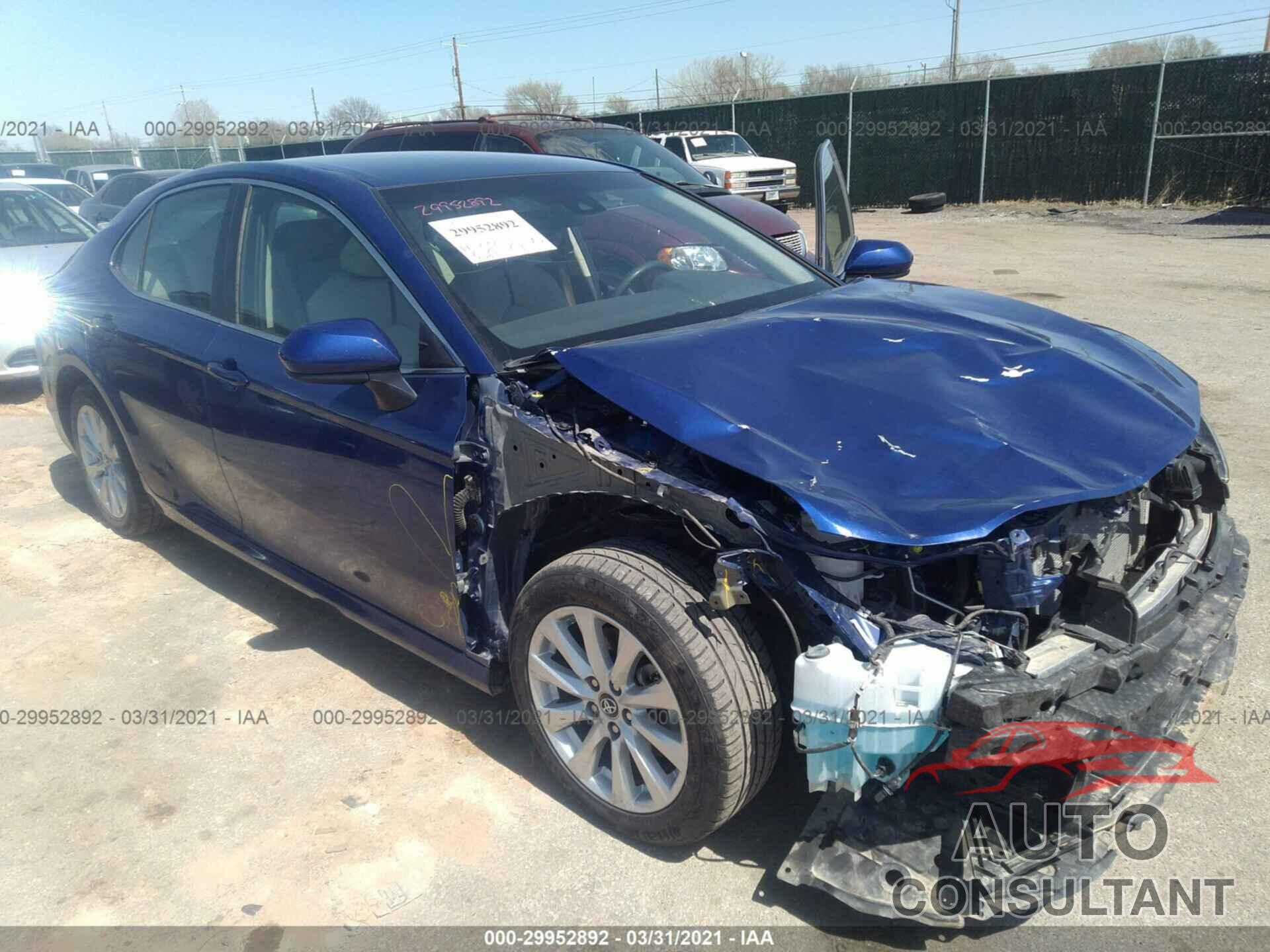 TOYOTA CAMRY 2018 - 4T1B11HKXJU662806