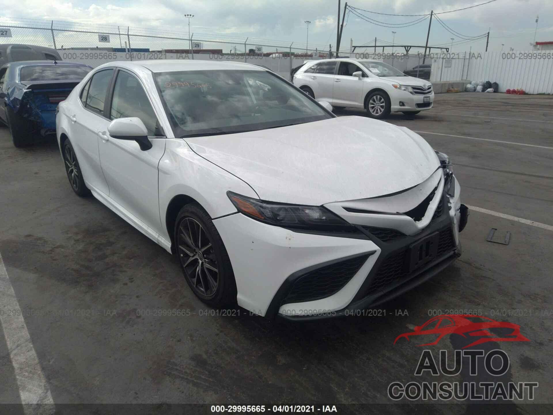 TOYOTA CAMRY 2021 - 4T1G11AK2MU417566