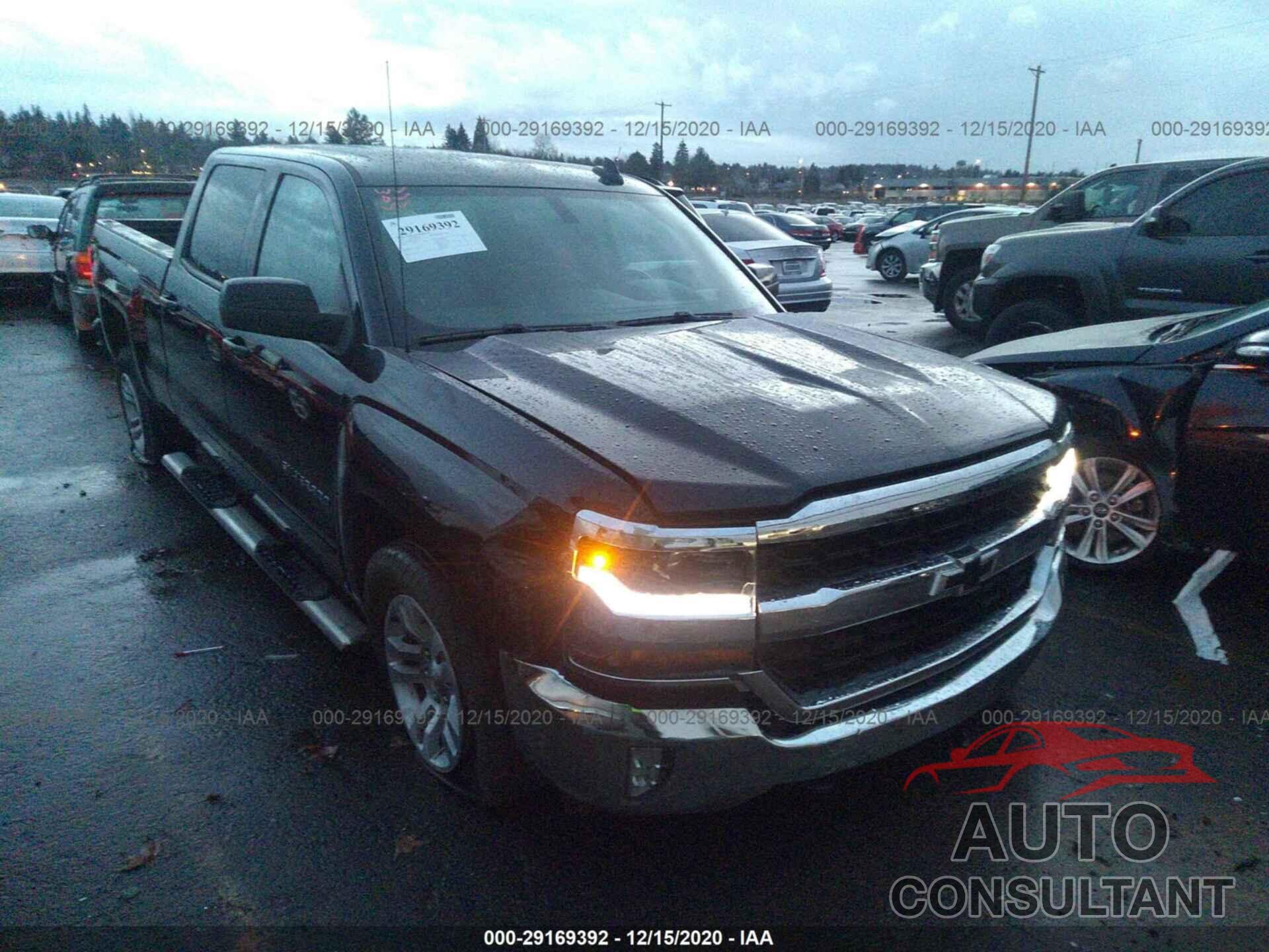CHEVROLET SILVERADO 1500 2018 - 1GCUKREC2JF227904