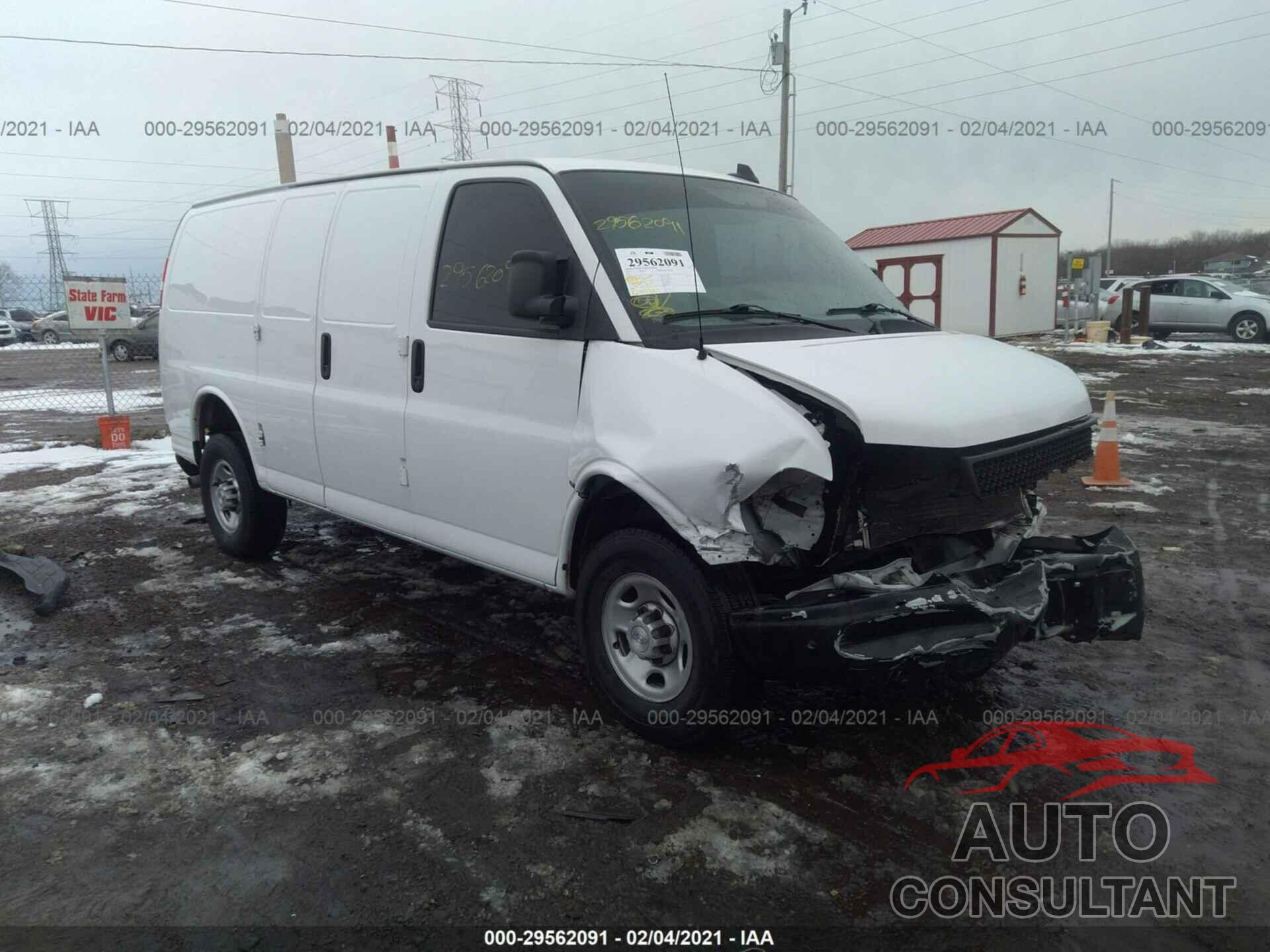 CHEVROLET EXPRESS CARGO VAN 2018 - 1GCWGAFP7J1330732