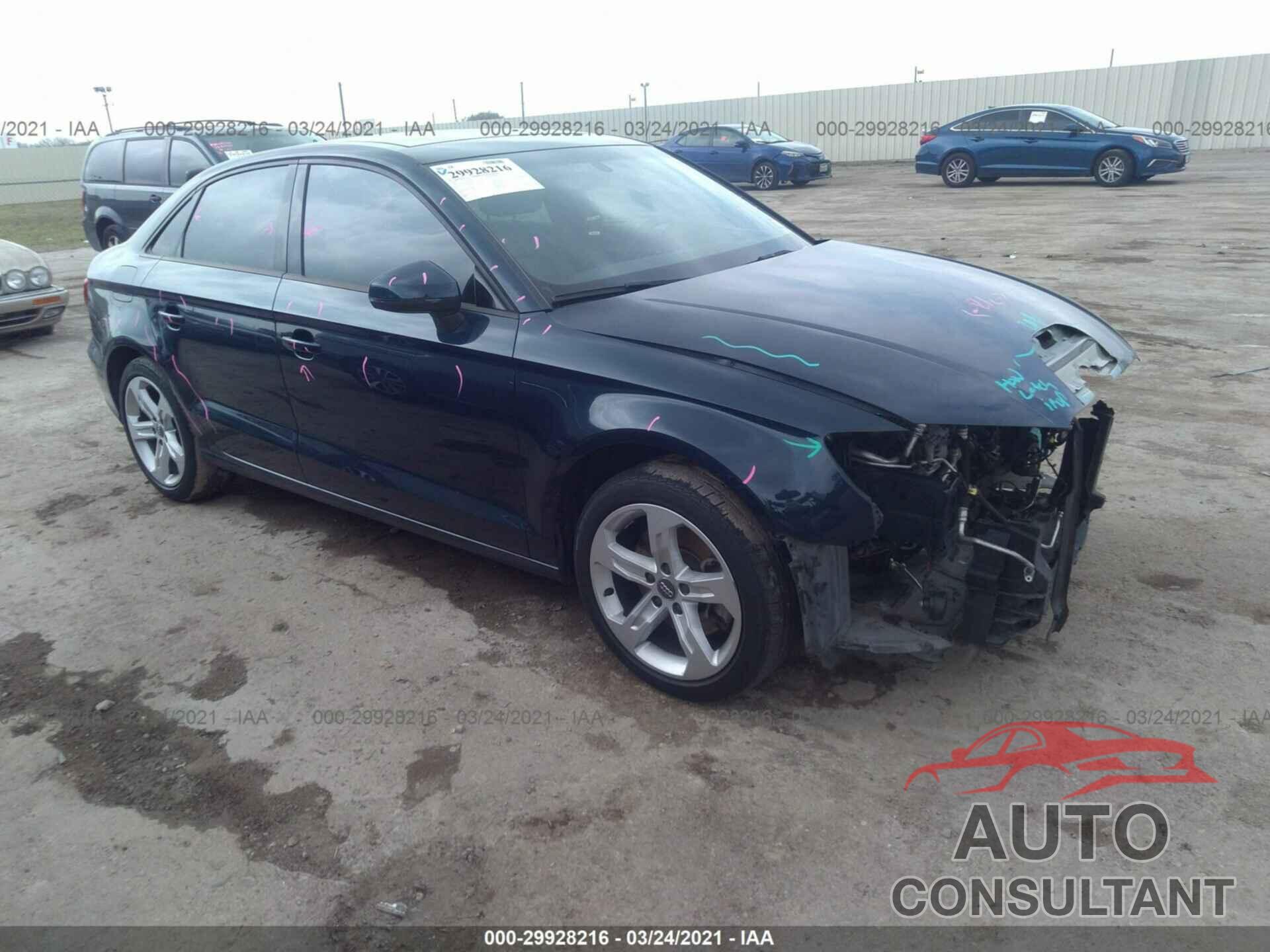 AUDI A3 SEDAN 2018 - WAUAUGFF4J1001111