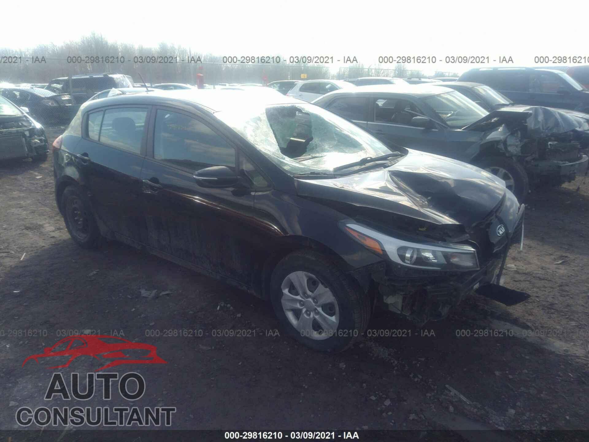 KIA FORTE5 2017 - KNAFK5A88H5677752