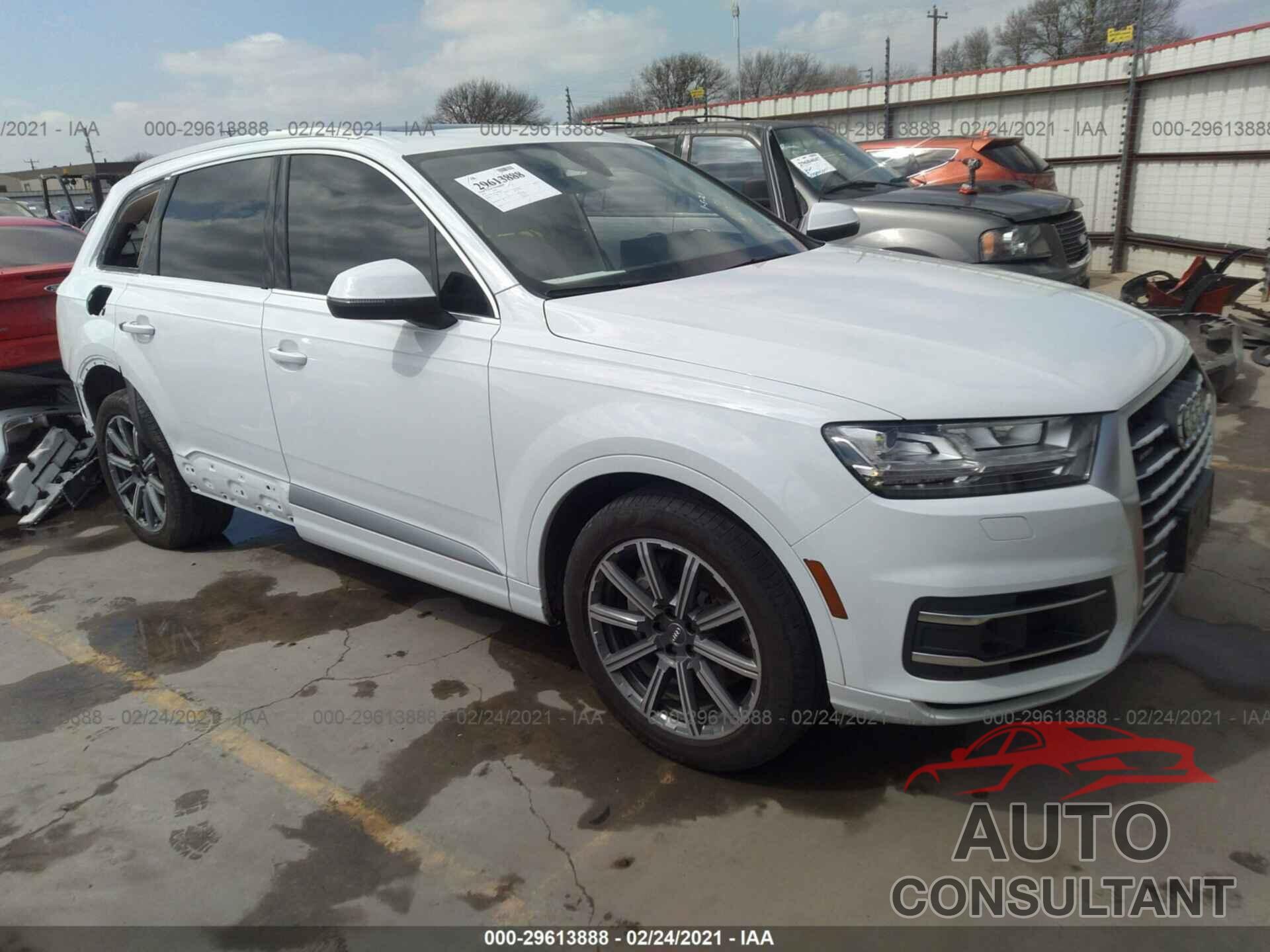 AUDI Q7 2018 - WA1VAAF70JD047658