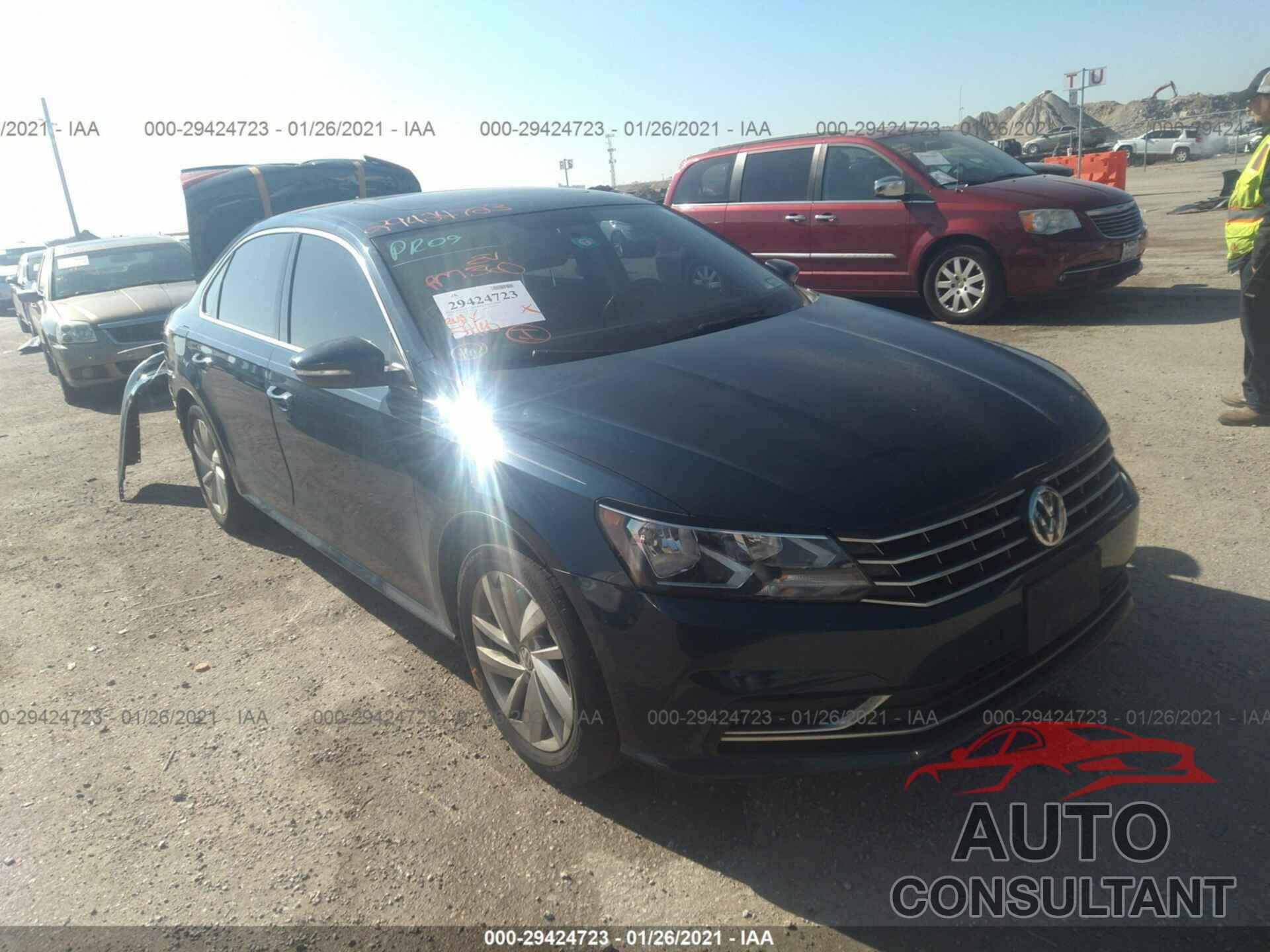 VOLKSWAGEN PASSAT 2018 - 1VWBA7A31JC025249