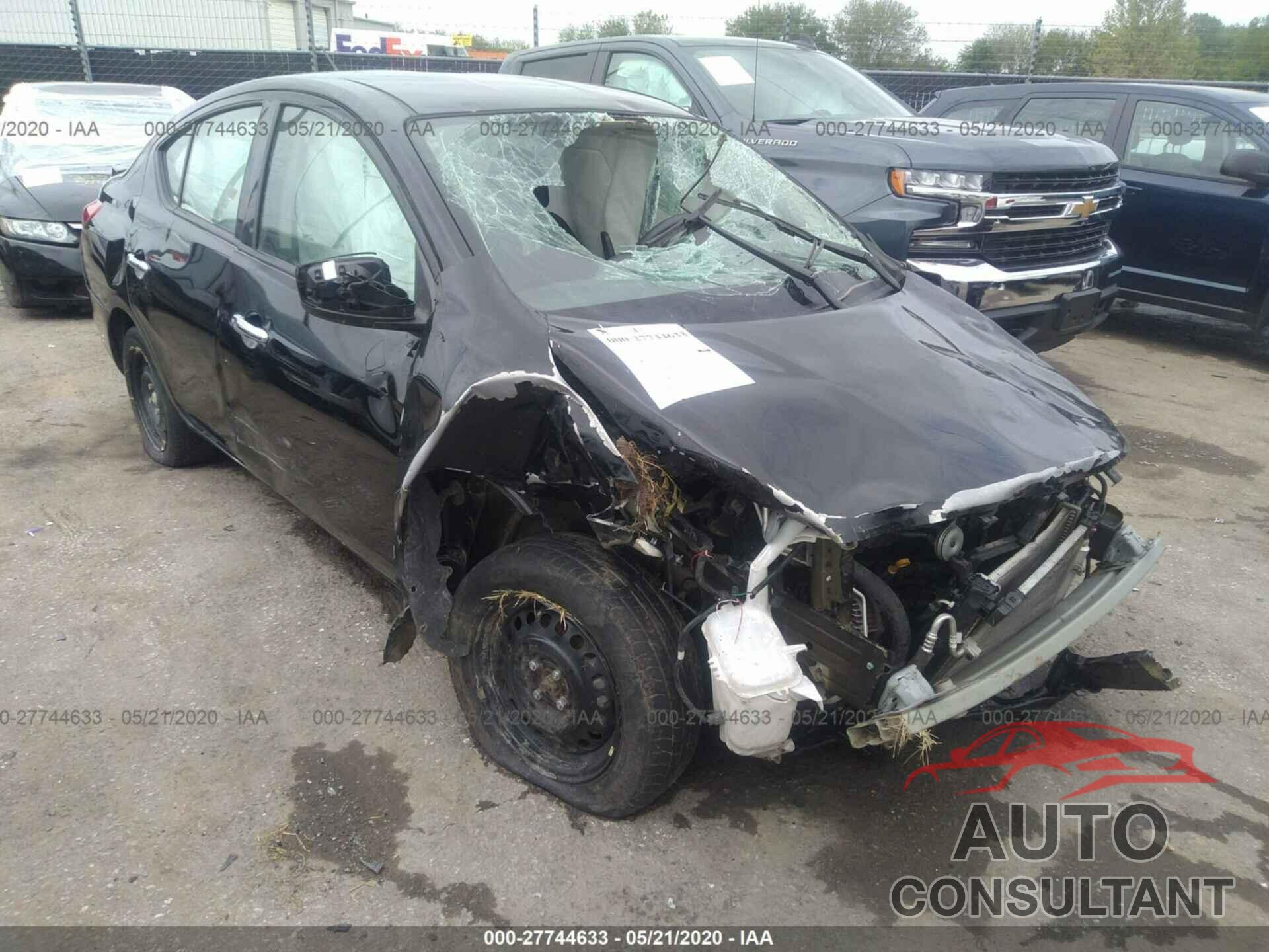Nissan Versa 2018 - 3N1CN7AP1JL818380