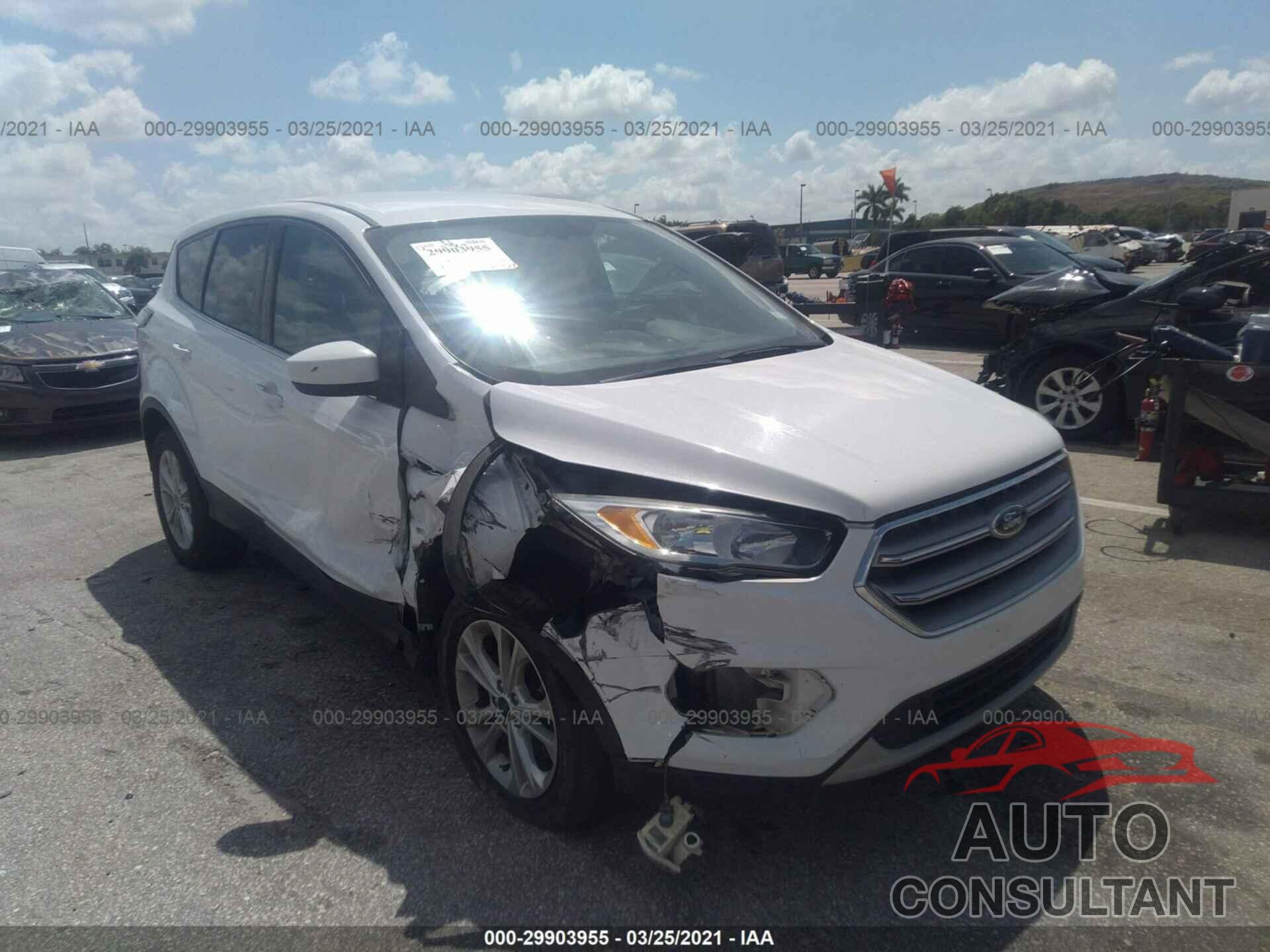 FORD ESCAPE 2017 - 1FMCU0G99HUB31210