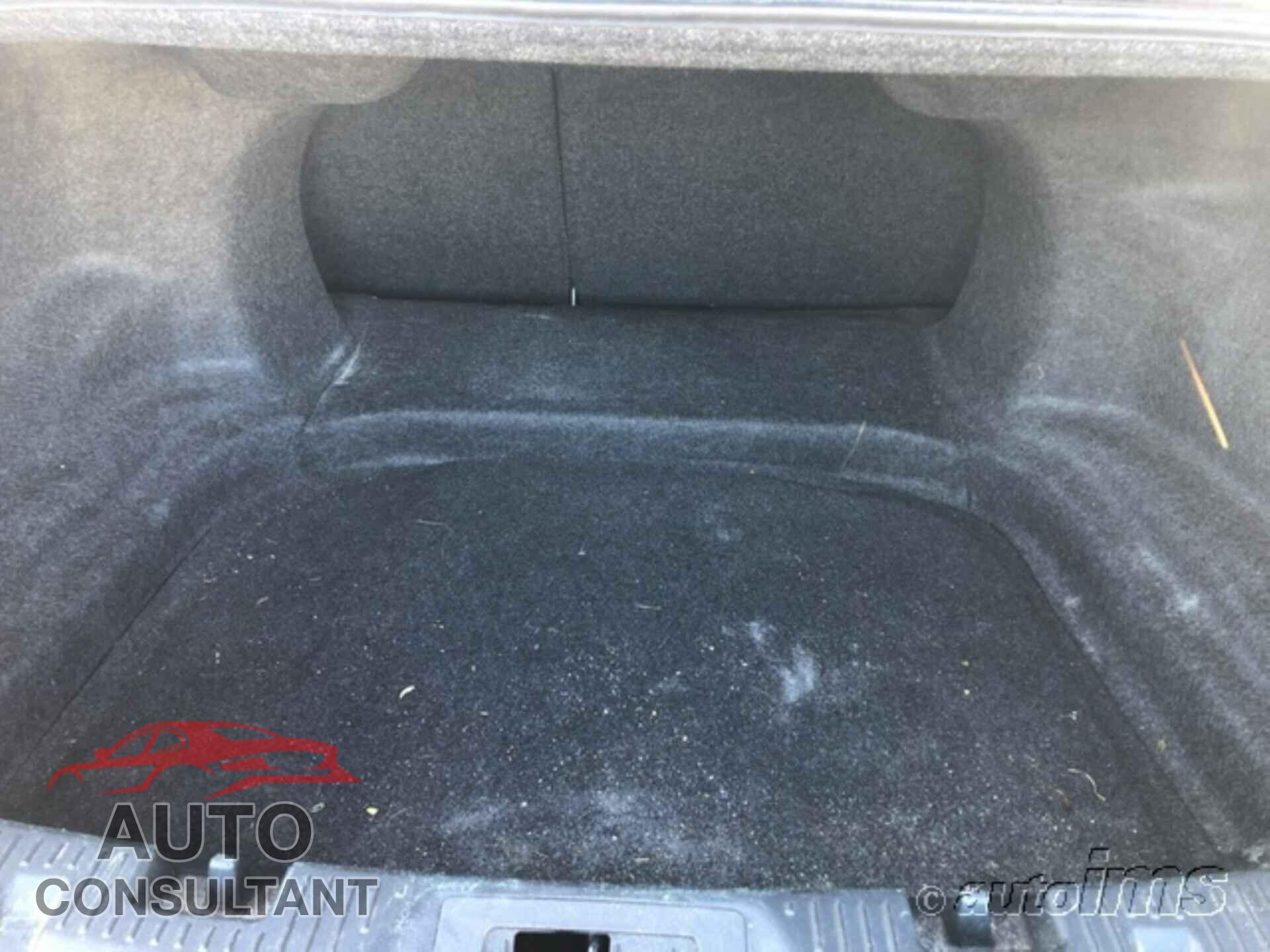 FORD TAURUS 2018 - 1FAHP2E80JG124020