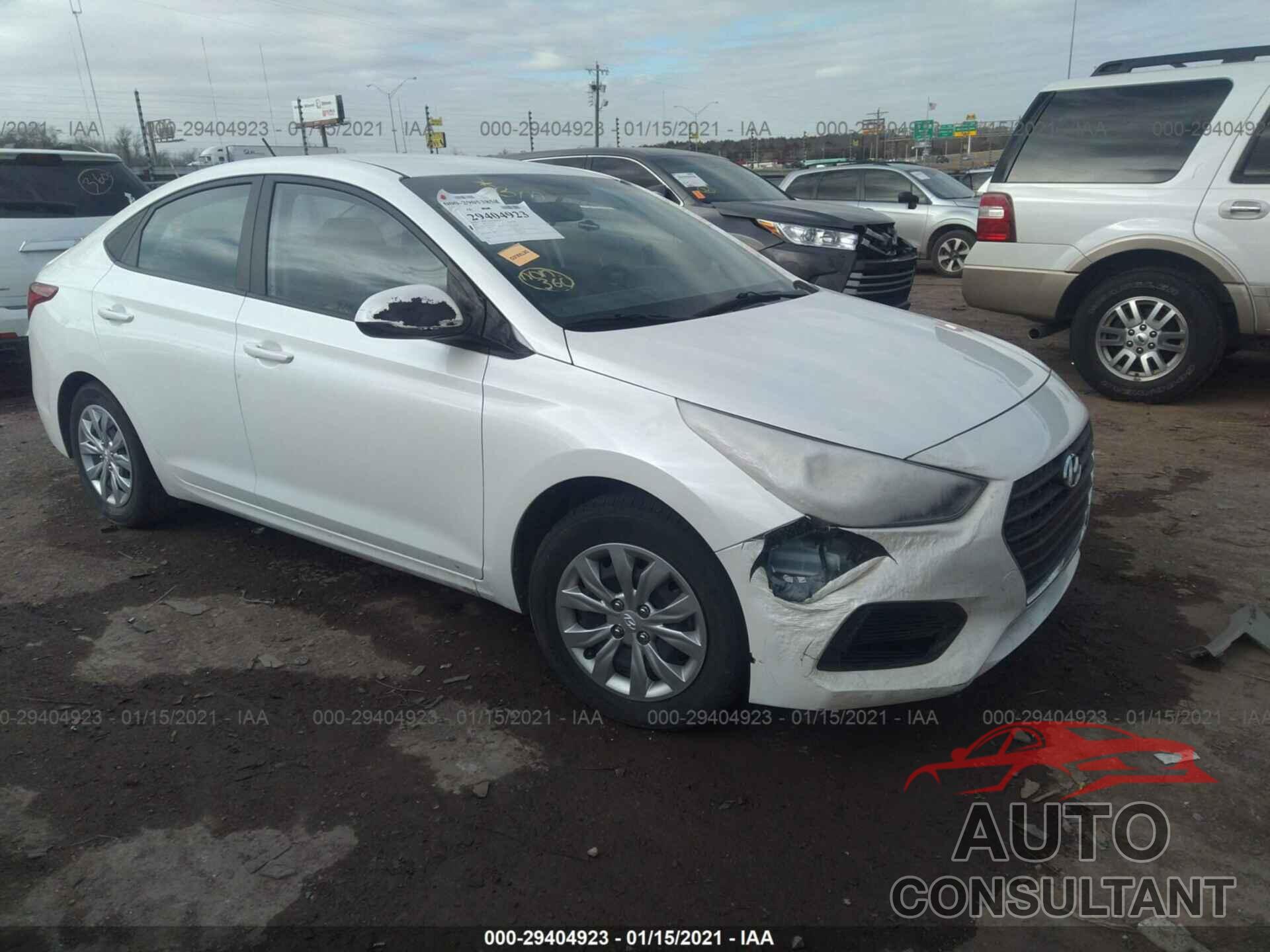 HYUNDAI ACCENT 2018 - 3KPC24A39JE011515