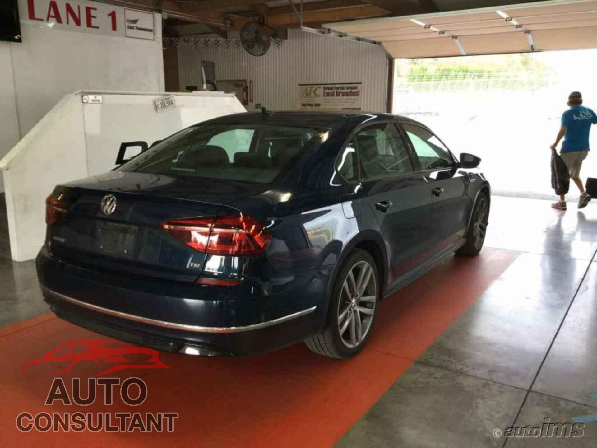 VOLKSWAGEN PASSAT 2018 - 1VWAA7A38JC024062