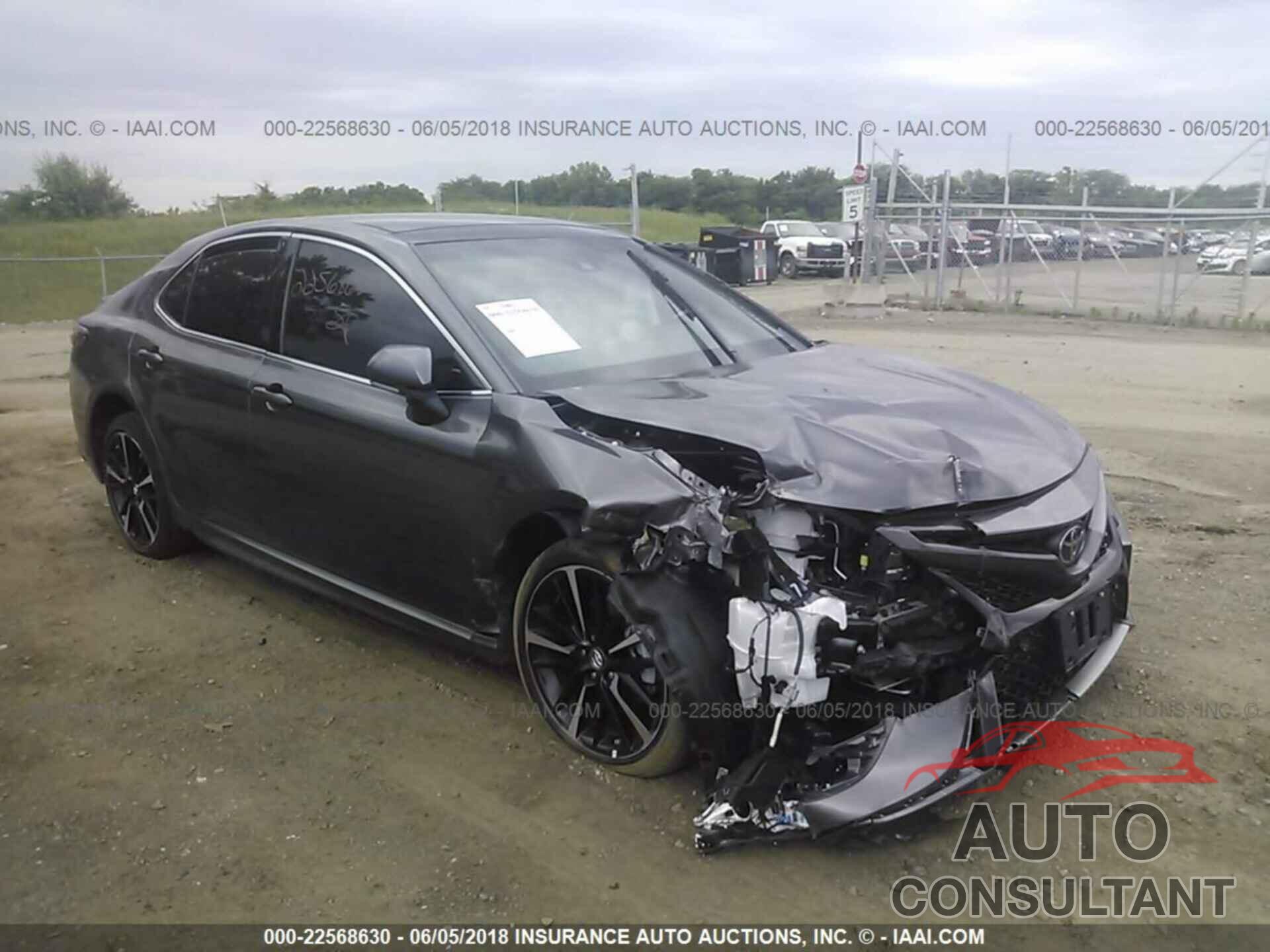 Toyota Camry 2018 - 4T1B61HK1JU073015