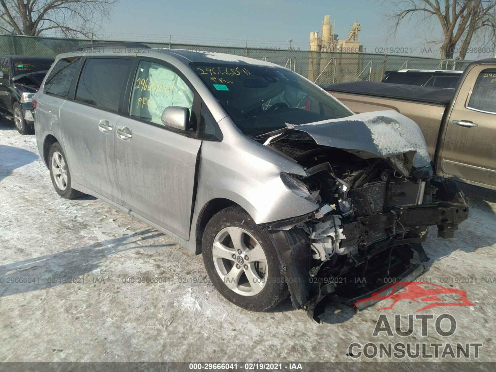 TOYOTA SIENNA 2019 - 5TDKZ3DC4KS981096