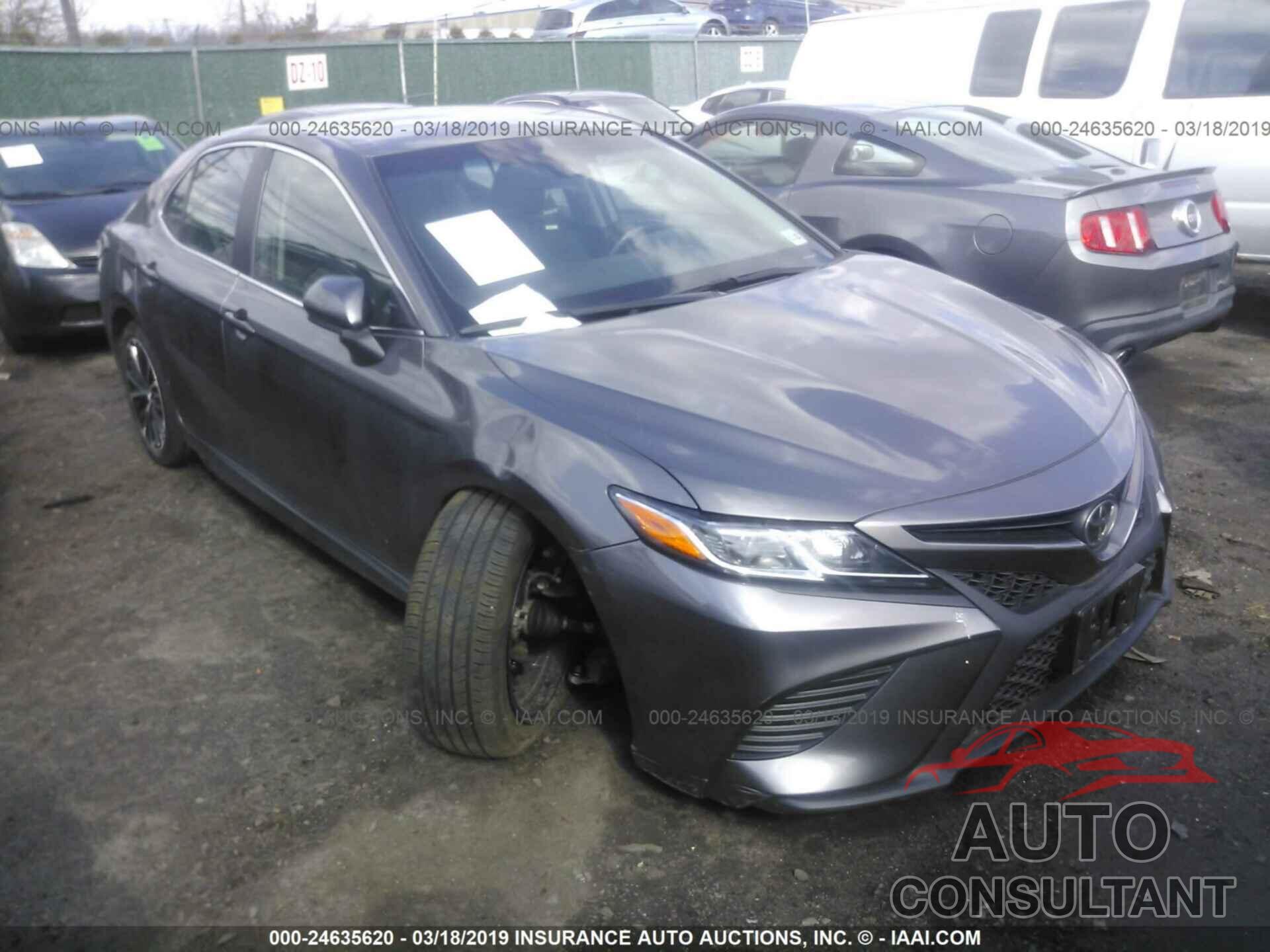 TOYOTA CAMRY 2018 - 4T1B11HK7JU505475