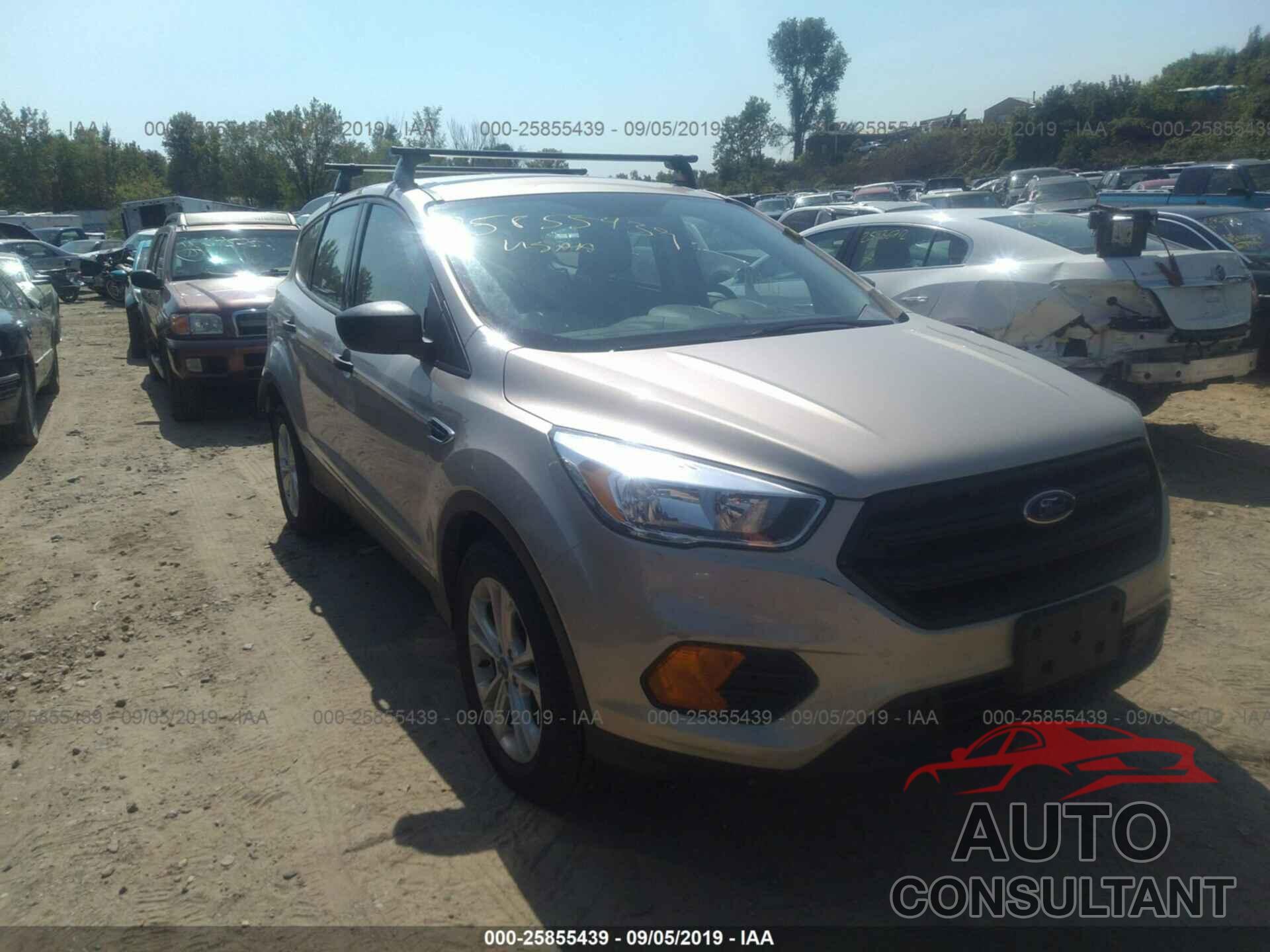 FORD ESCAPE 2017 - 1FMCU0F78HUC79607