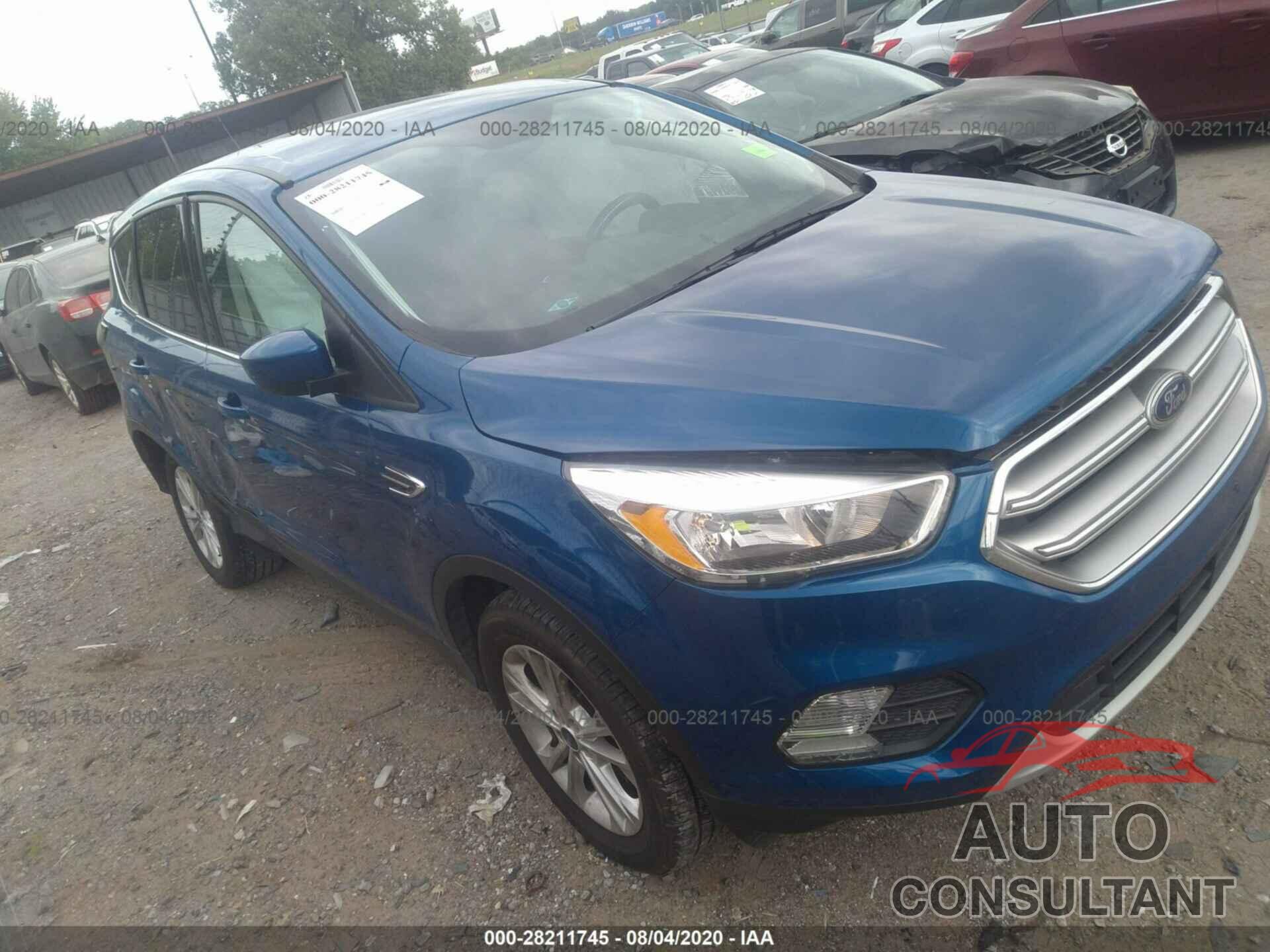 FORD ESCAPE 2017 - 1FMCU9GD4HUD76294
