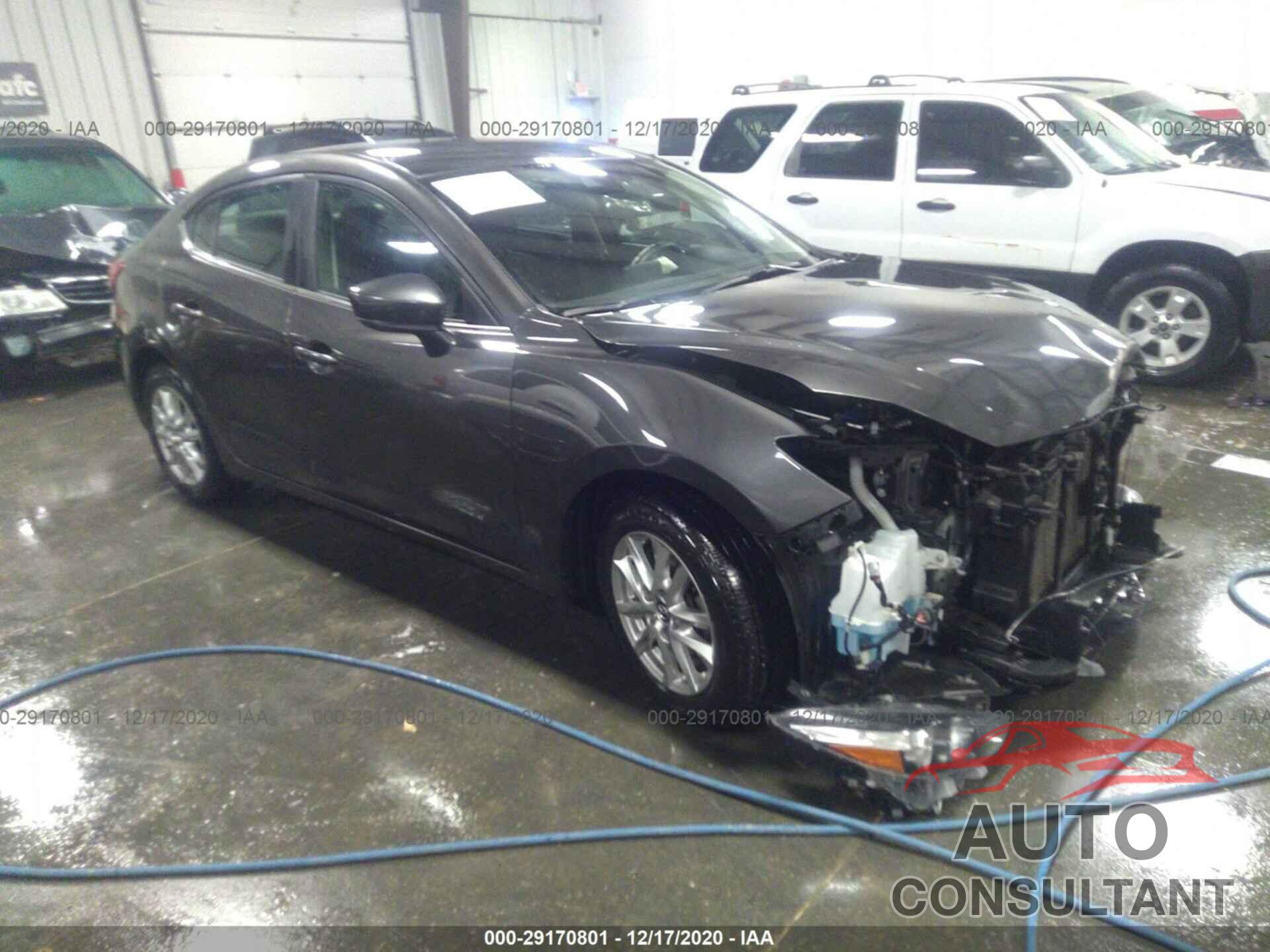 MAZDA MAZDA3 4-DOOR 2018 - 3MZBN1U7XJM230261