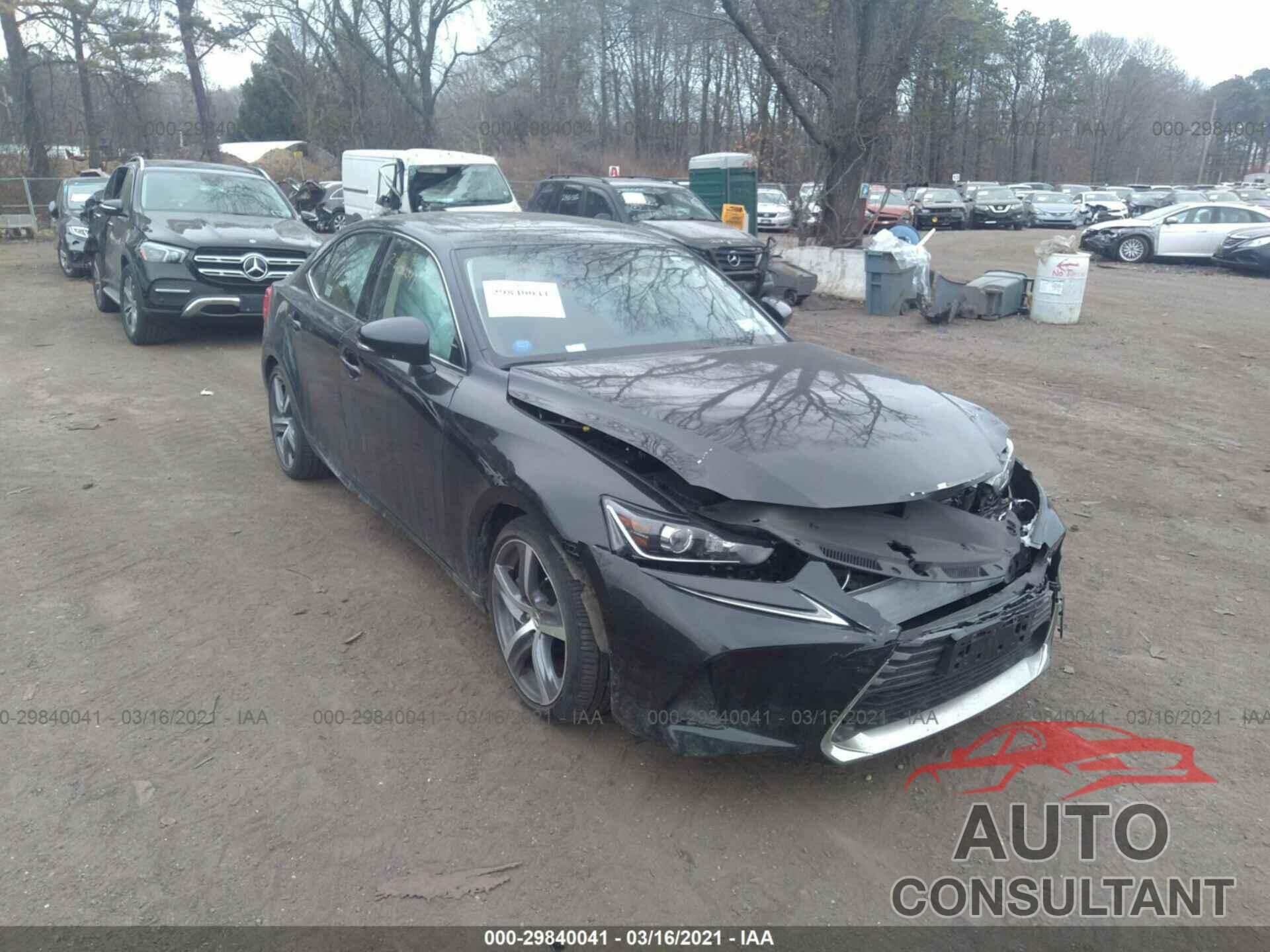 LEXUS IS 2018 - JTHC81D25J5027852