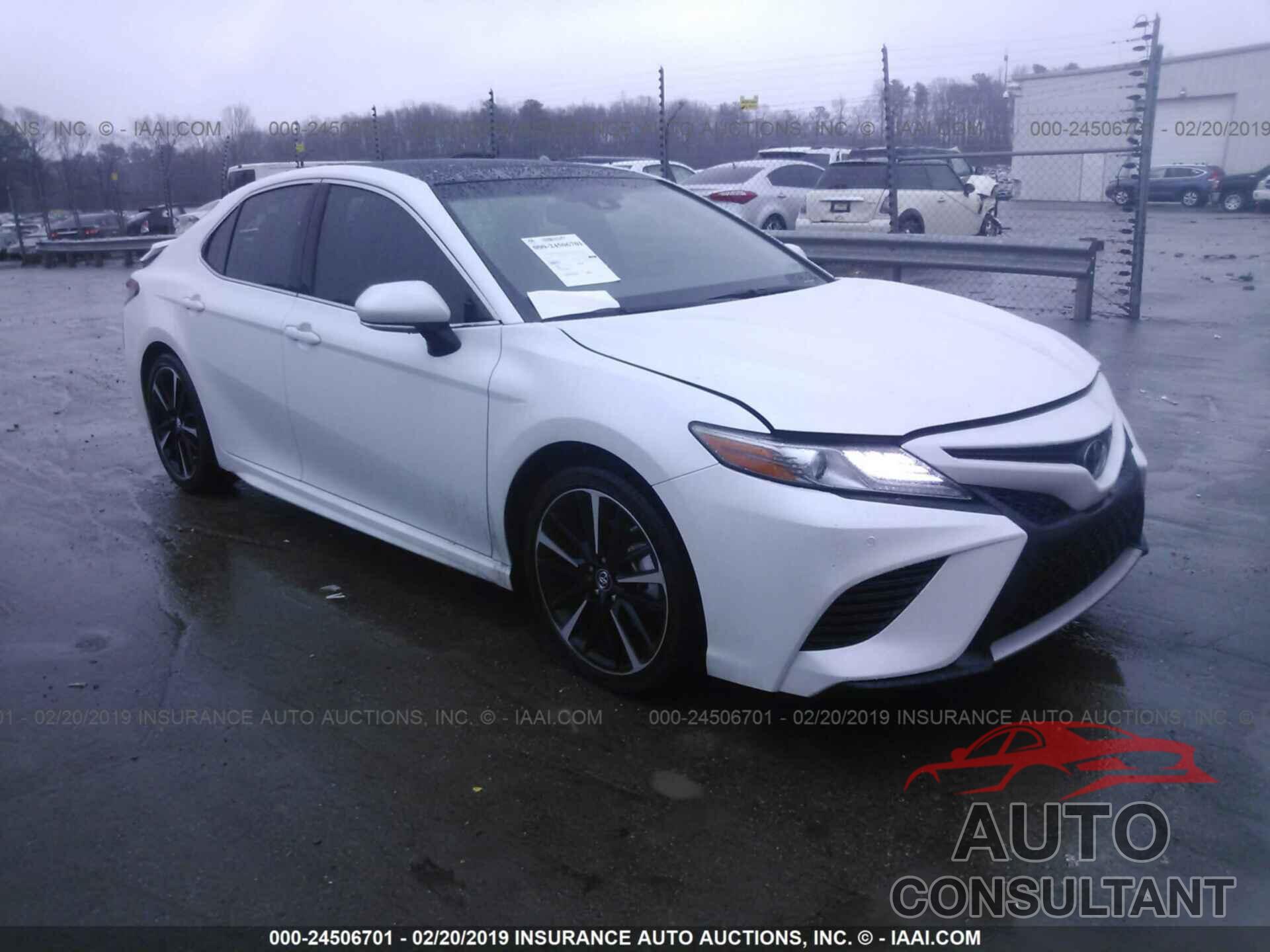 TOYOTA CAMRY 2018 - 4T1B61HK1JU151552