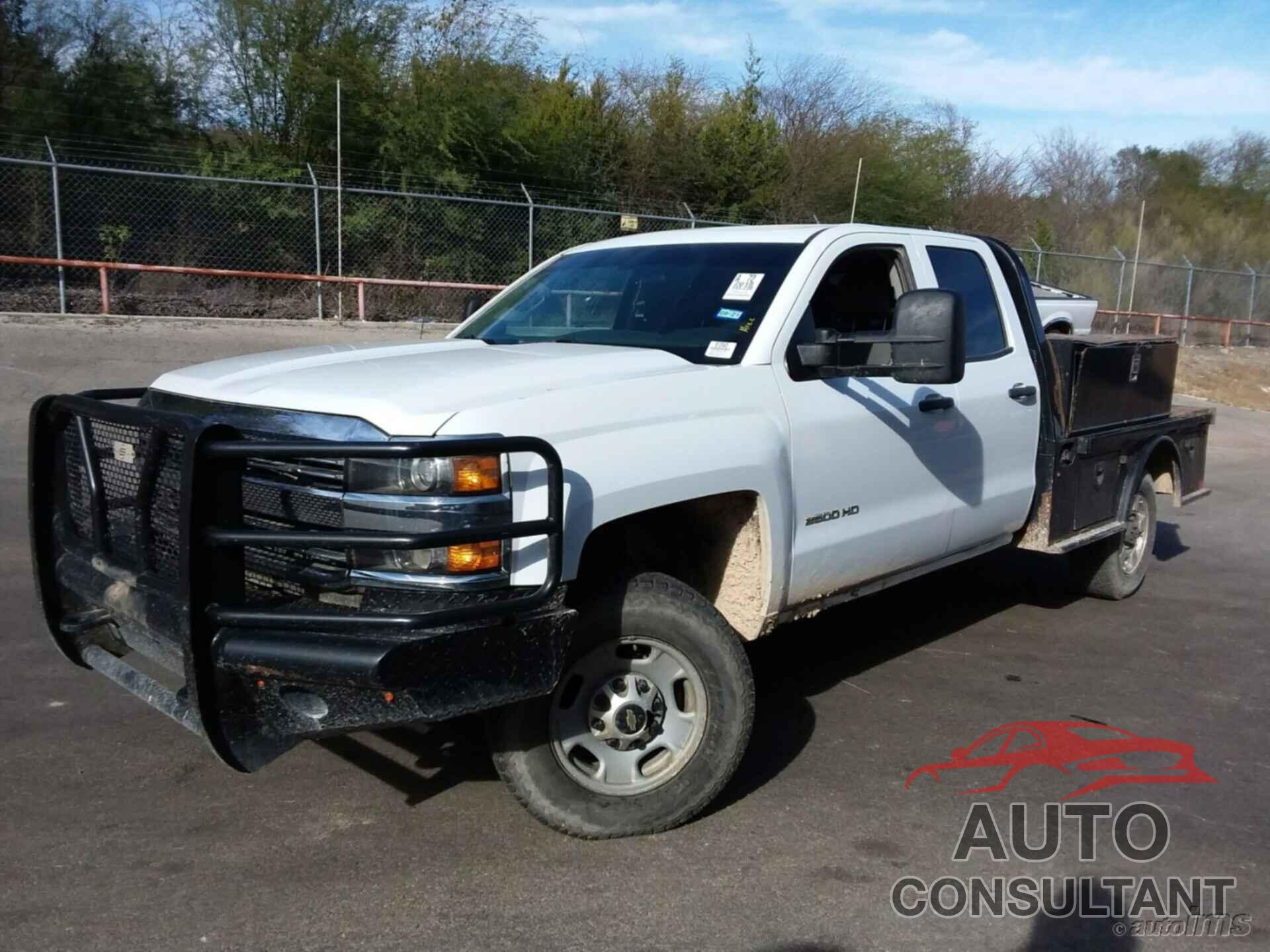 CHEVROLET SILVERADO 2500HD 2018 - 1GC2KUEG6JZ110385