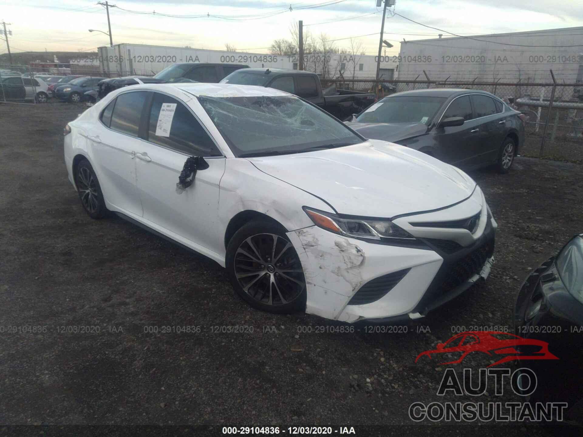TOYOTA CAMRY 2018 - 4T1B11HK0JU619737