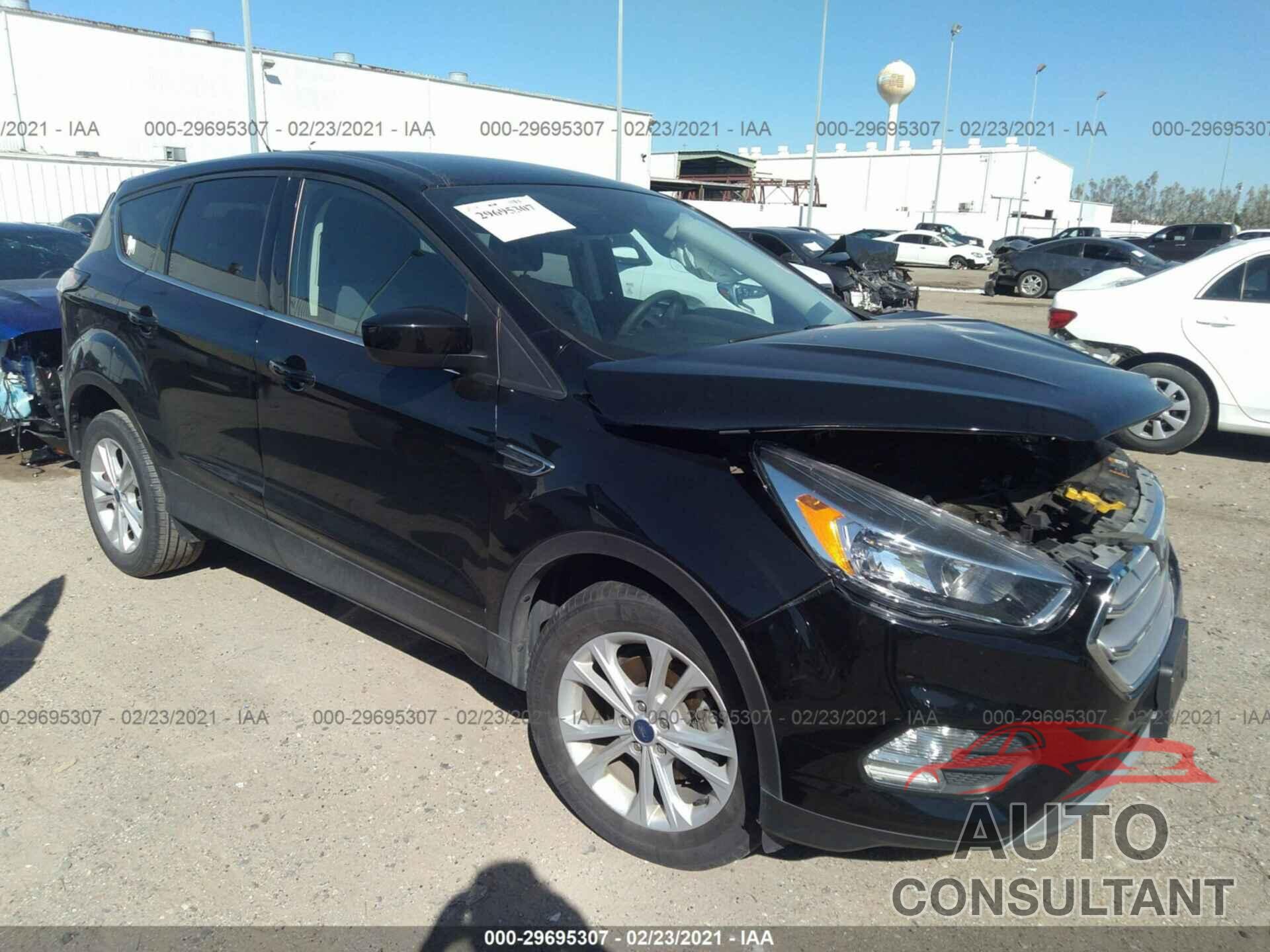 FORD ESCAPE 2017 - 1FMCU0GD2HUC58692