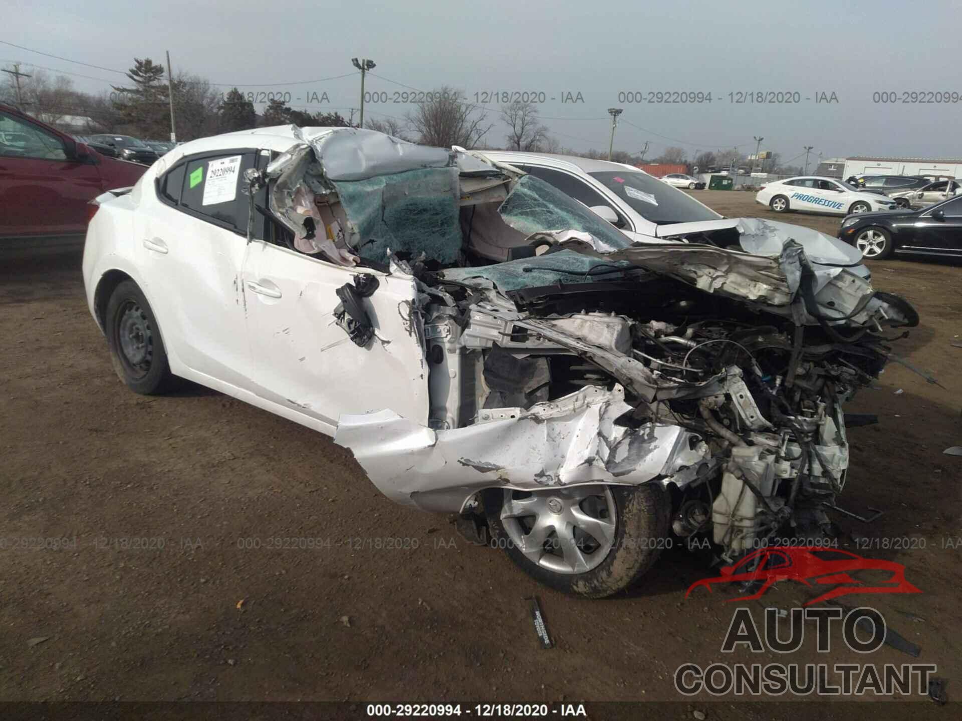 MAZDA MAZDA3 4-DOOR 2018 - 3MZBN1U79JM274672