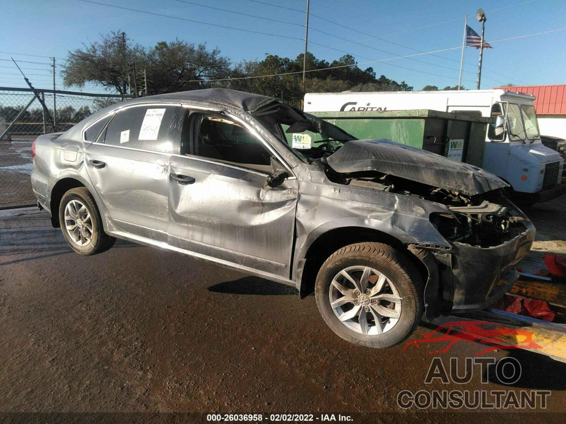 VOLKSWAGEN PASSAT 2017 - 1VWAT7A38HC009291