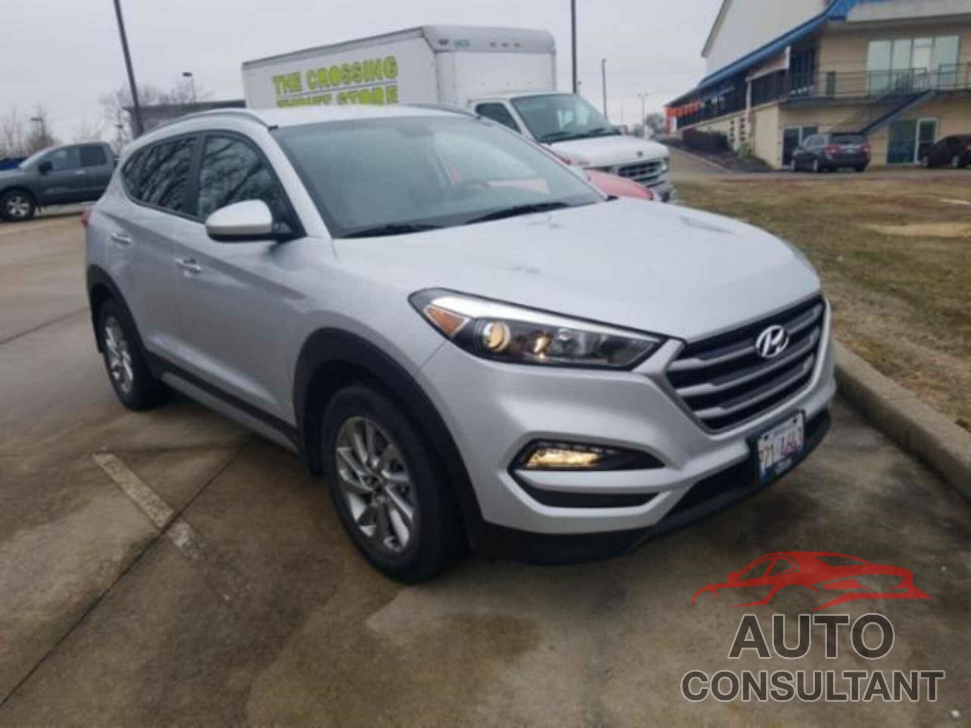 HYUNDAI TUCSON 2018 - KM8J3CA49JU627848