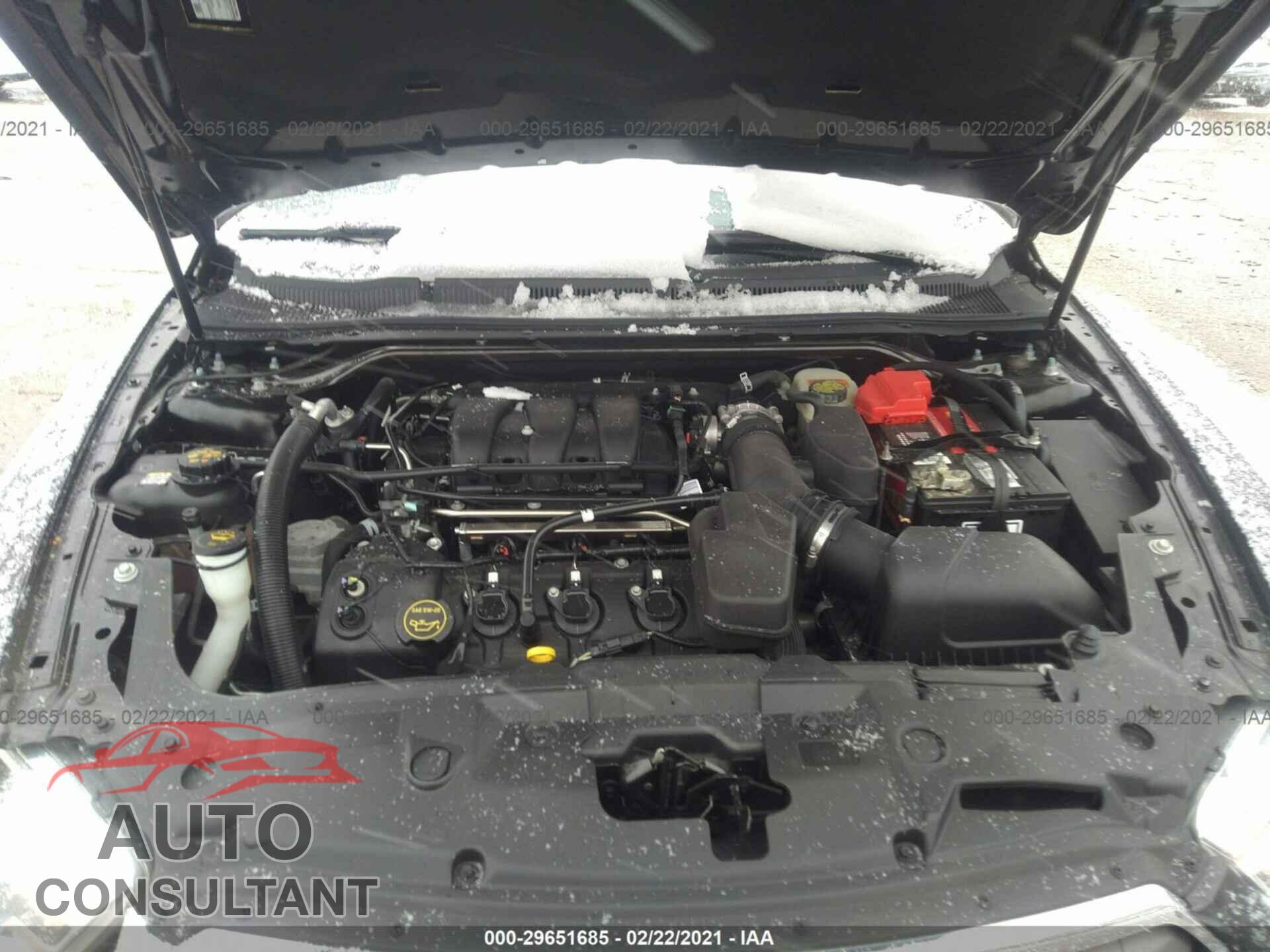 FORD TAURUS 2017 - 1FAHP2E82HG104846