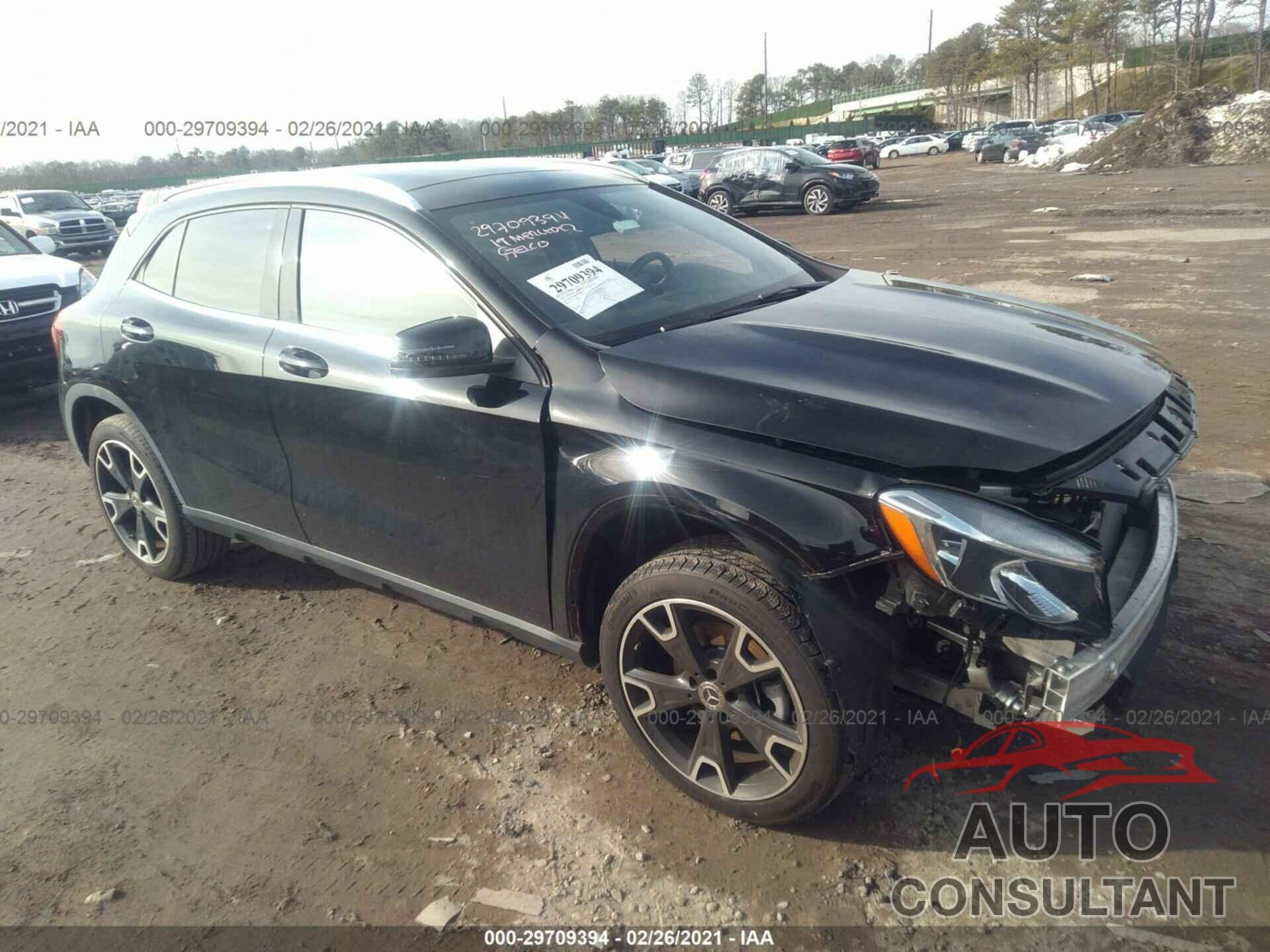 MERCEDES-BENZ GLA 2019 - WDCTG4EB3KU018248