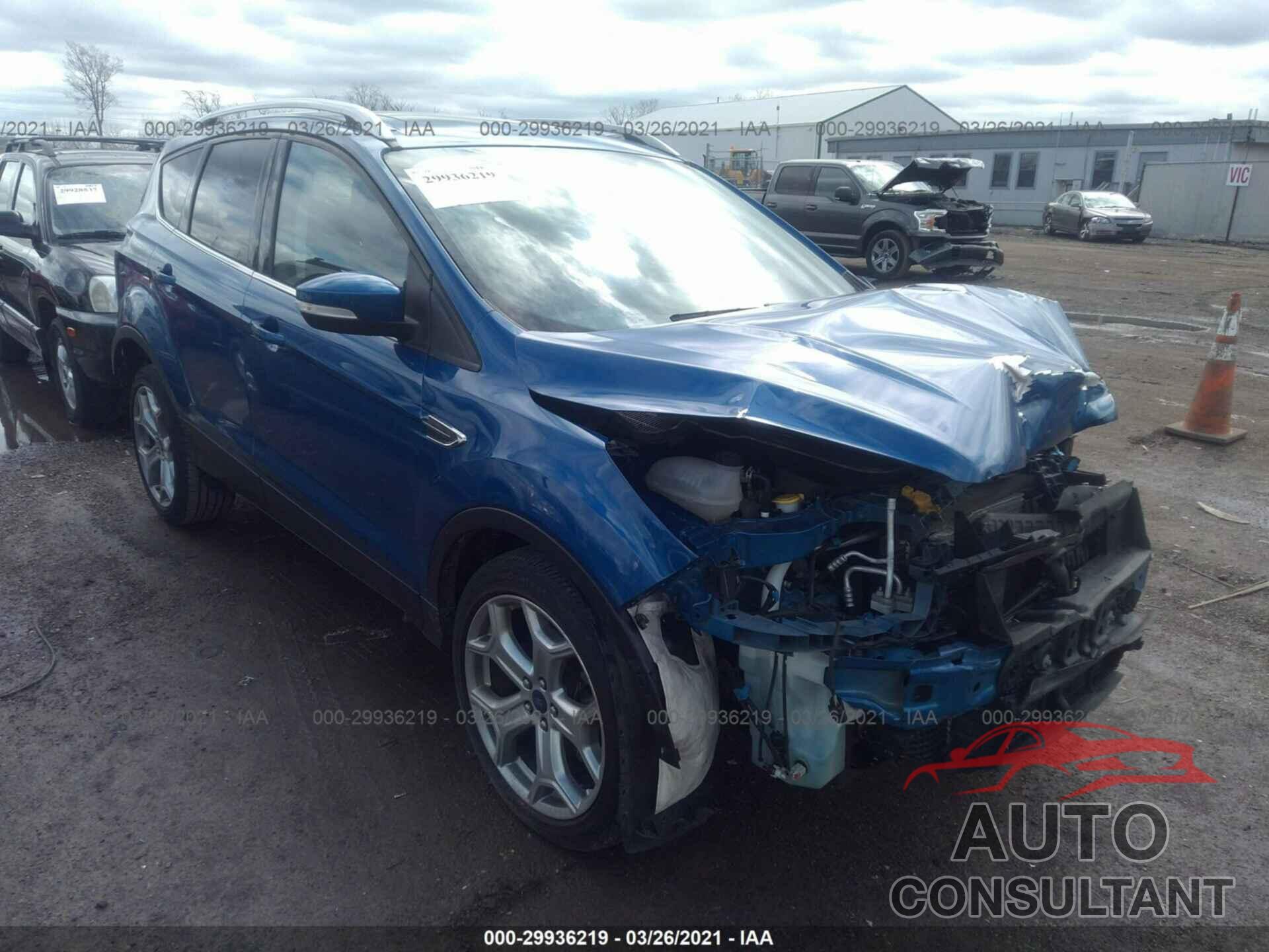 FORD ESCAPE 2018 - 1FMCU9J97JUB59607